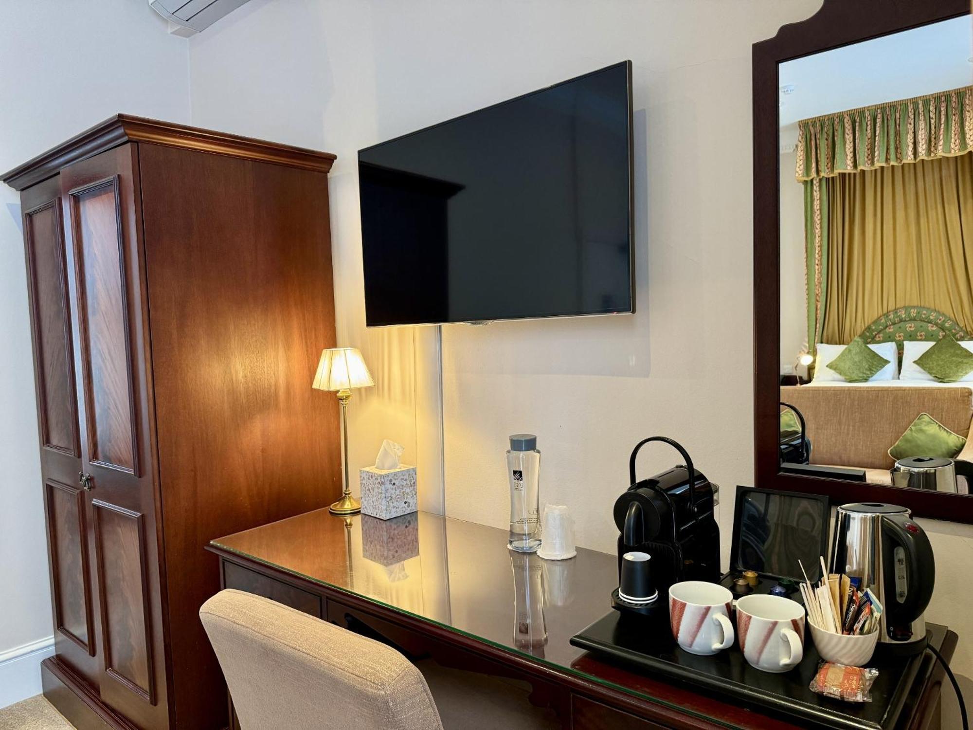 The Windermere Hotel, Hotel London