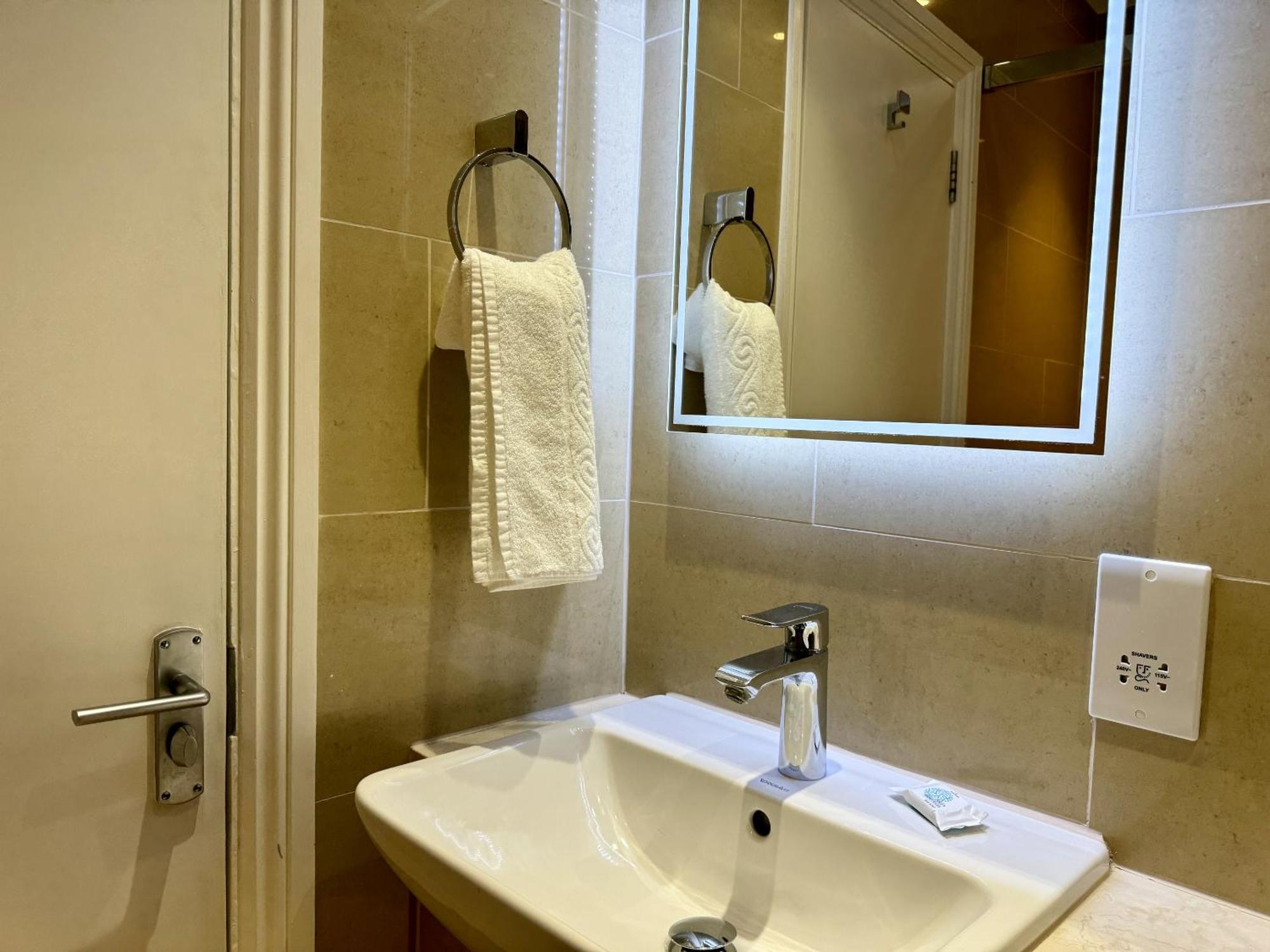 The Windermere Hotel, Hotel 4*