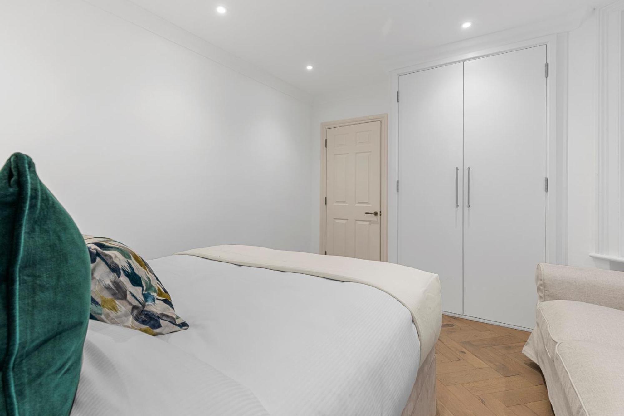 The Kensington Apartment *