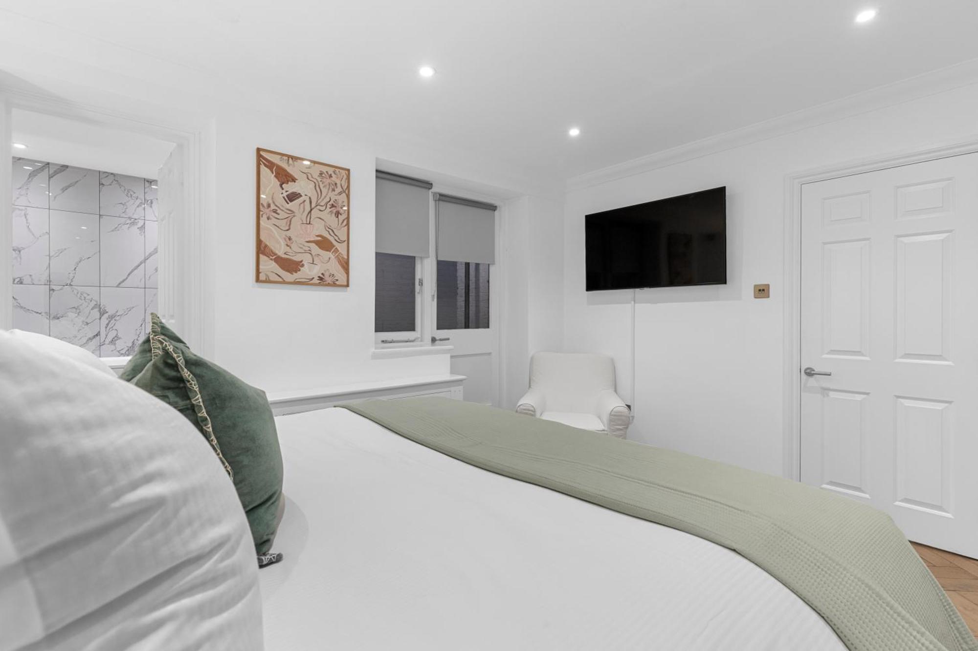 The Kensington Apartment *