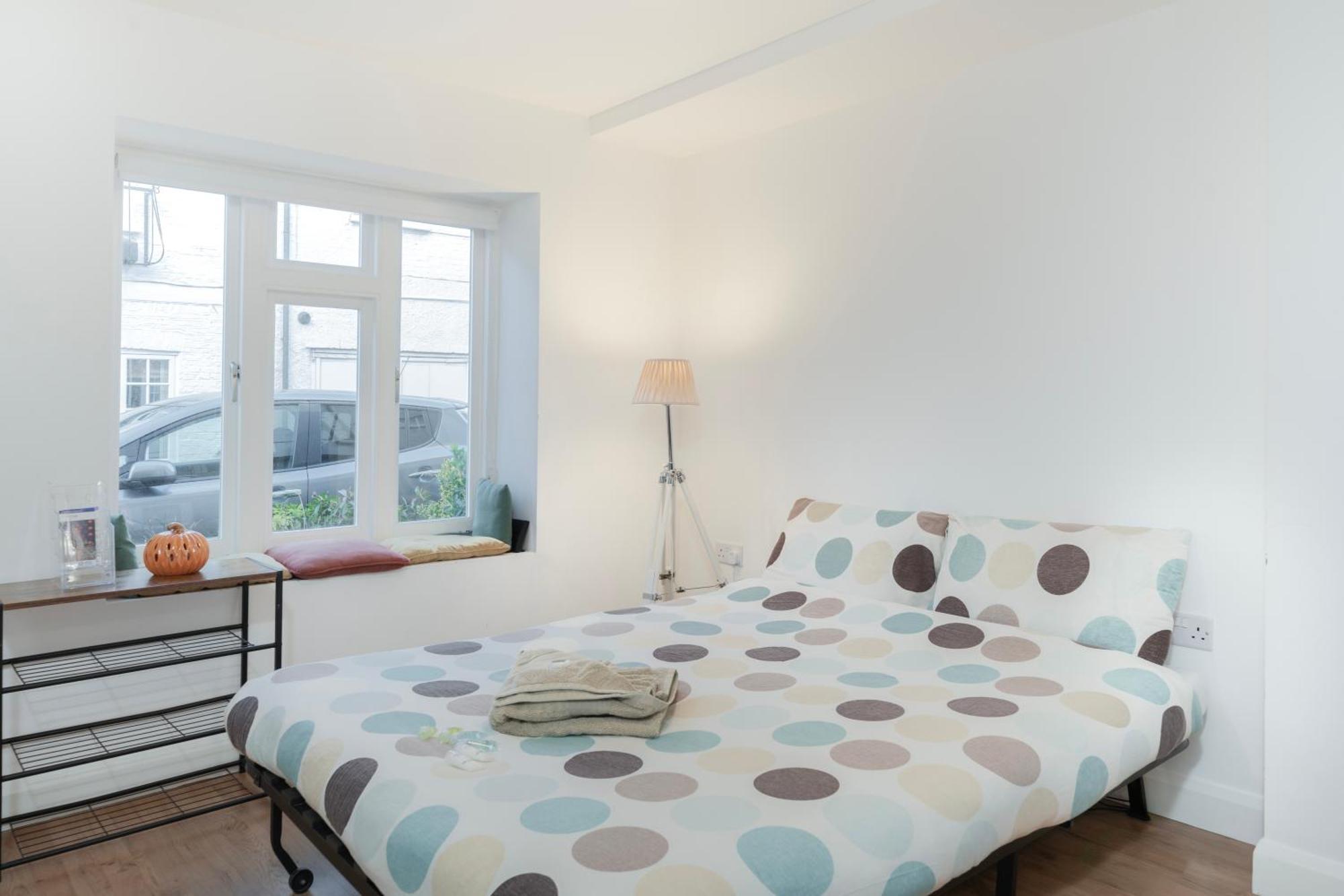 Modern One Bedroom Flat In Leilighet London