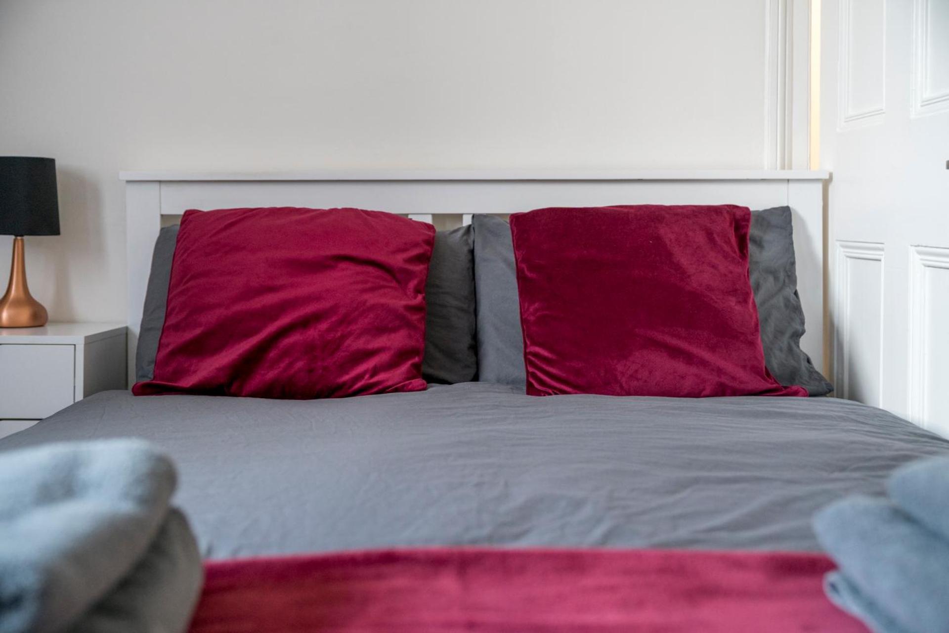 Cozy & Comfy Woodgreen Station Sleeps 6 Leilighet *