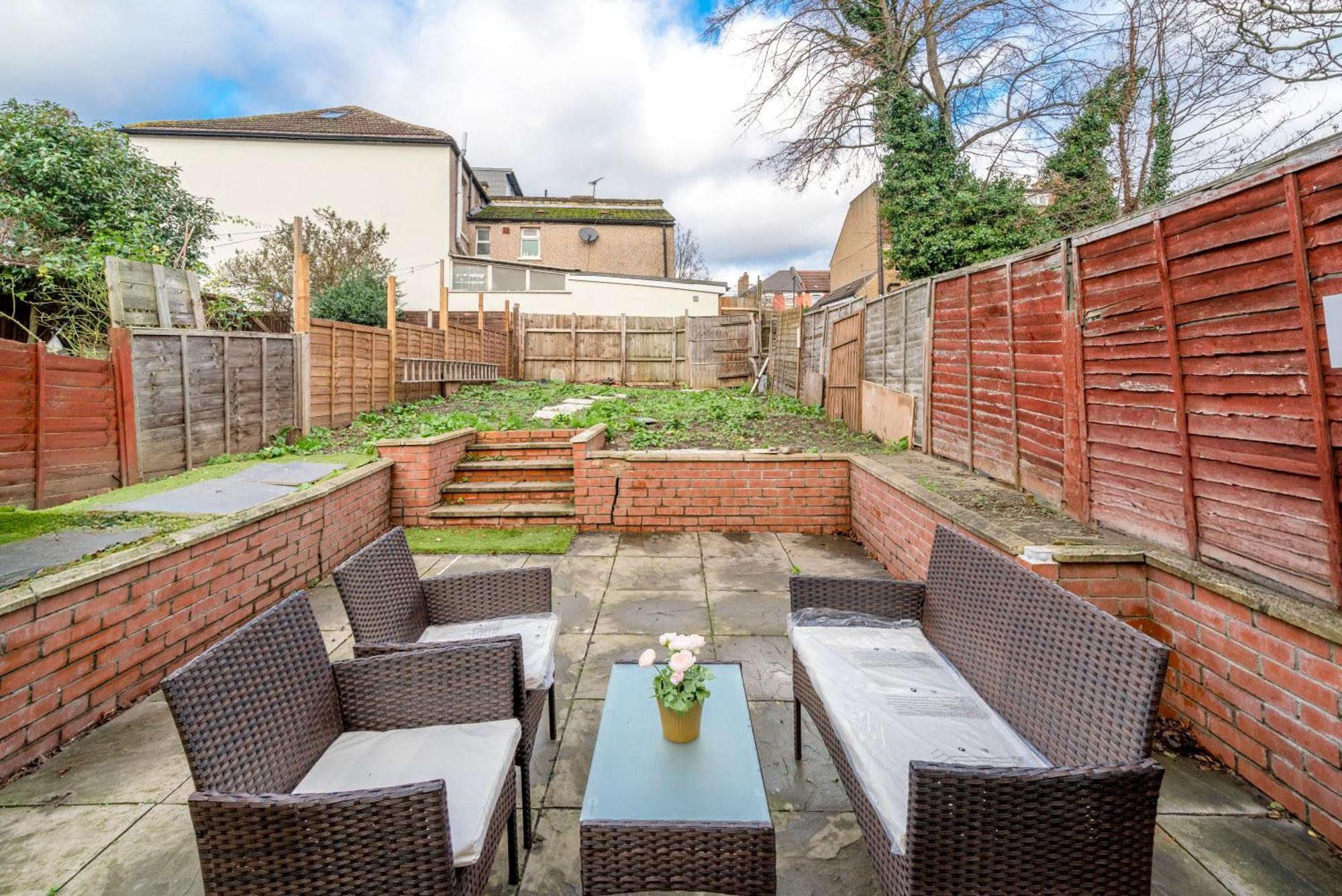 Cozy & Comfy Woodgreen Station 2br 2mins To Metro 20mins To *
