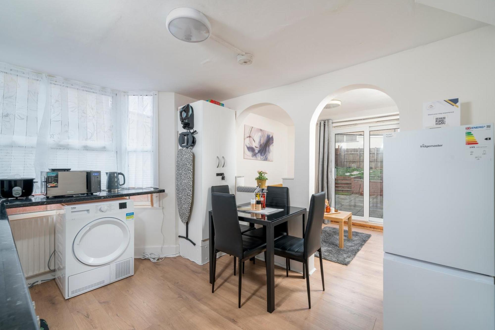 Cozy & Comfy Woodgreen Station Sleeps 6 Leilighet *