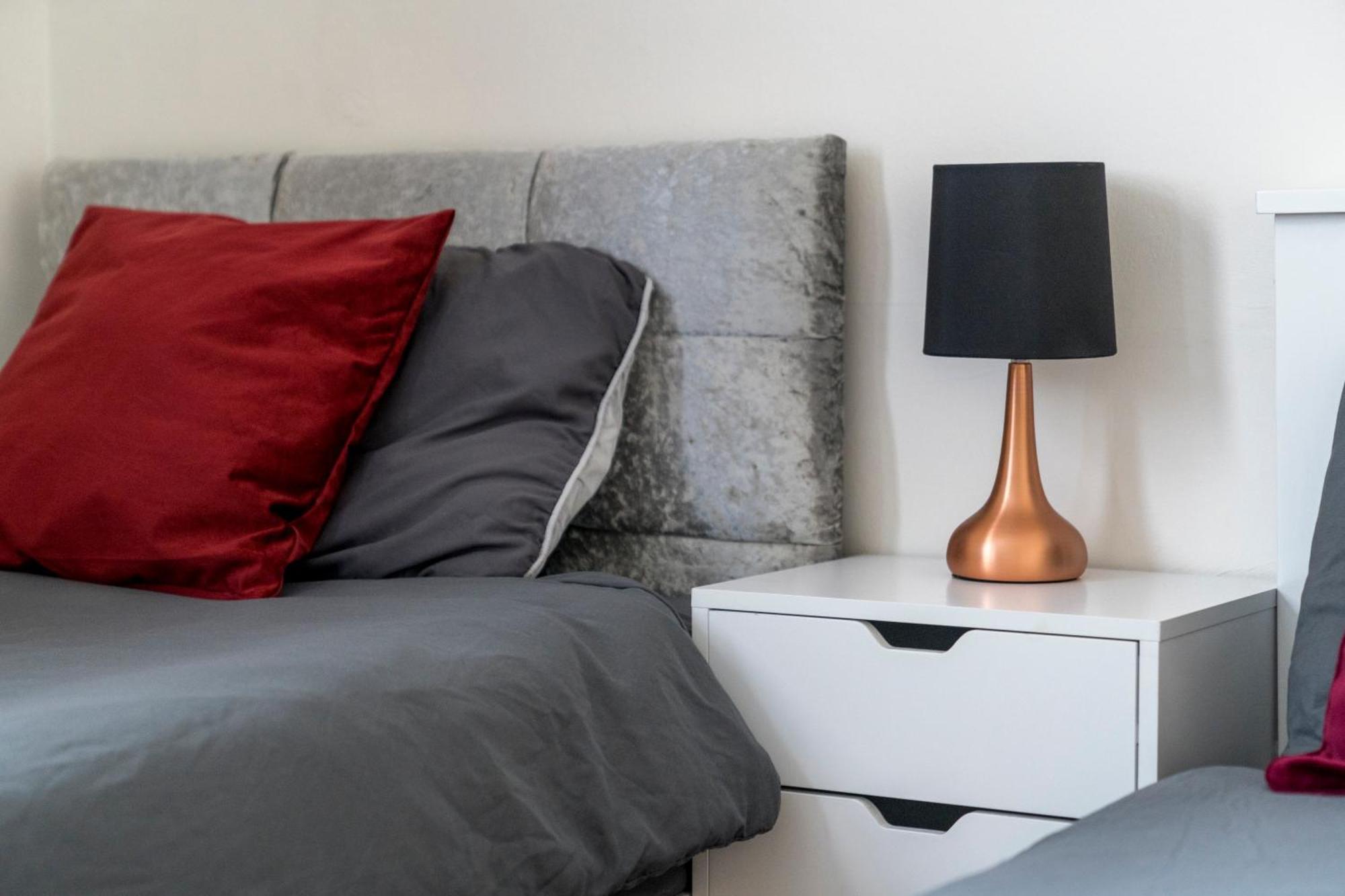 Cozy & Comfy Woodgreen Station Sleeps 6 Leilighet London