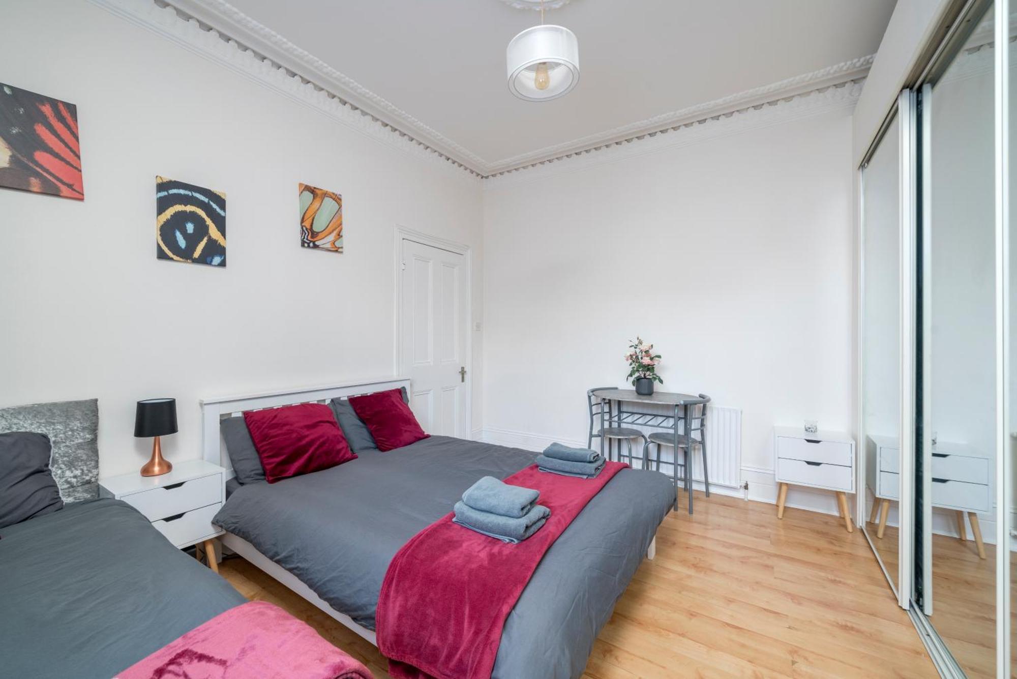 Cozy & Comfy Woodgreen Station Sleeps 6 Leilighet