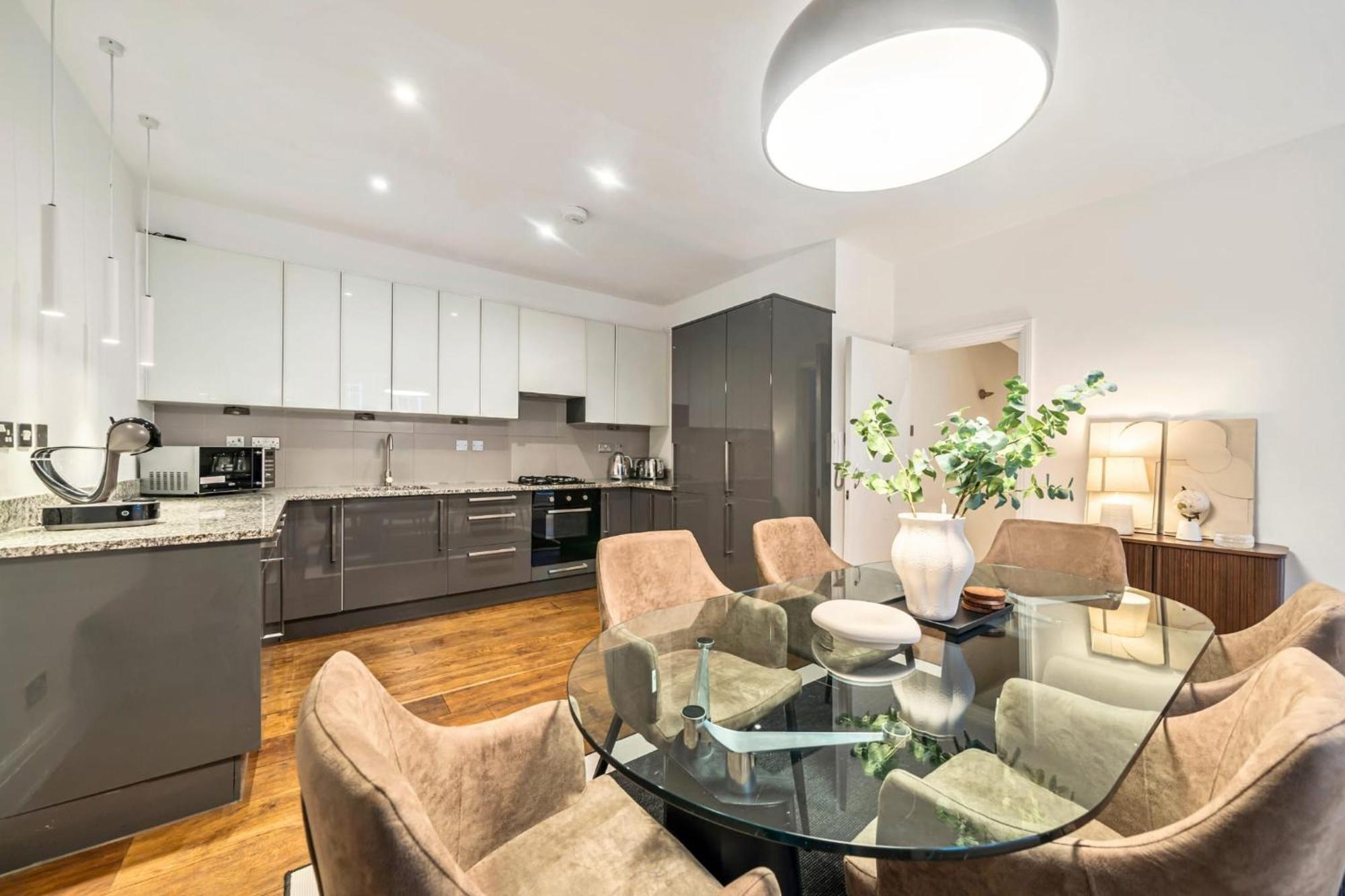Holiday home Madestays Premium Hyde Park Townhouse *