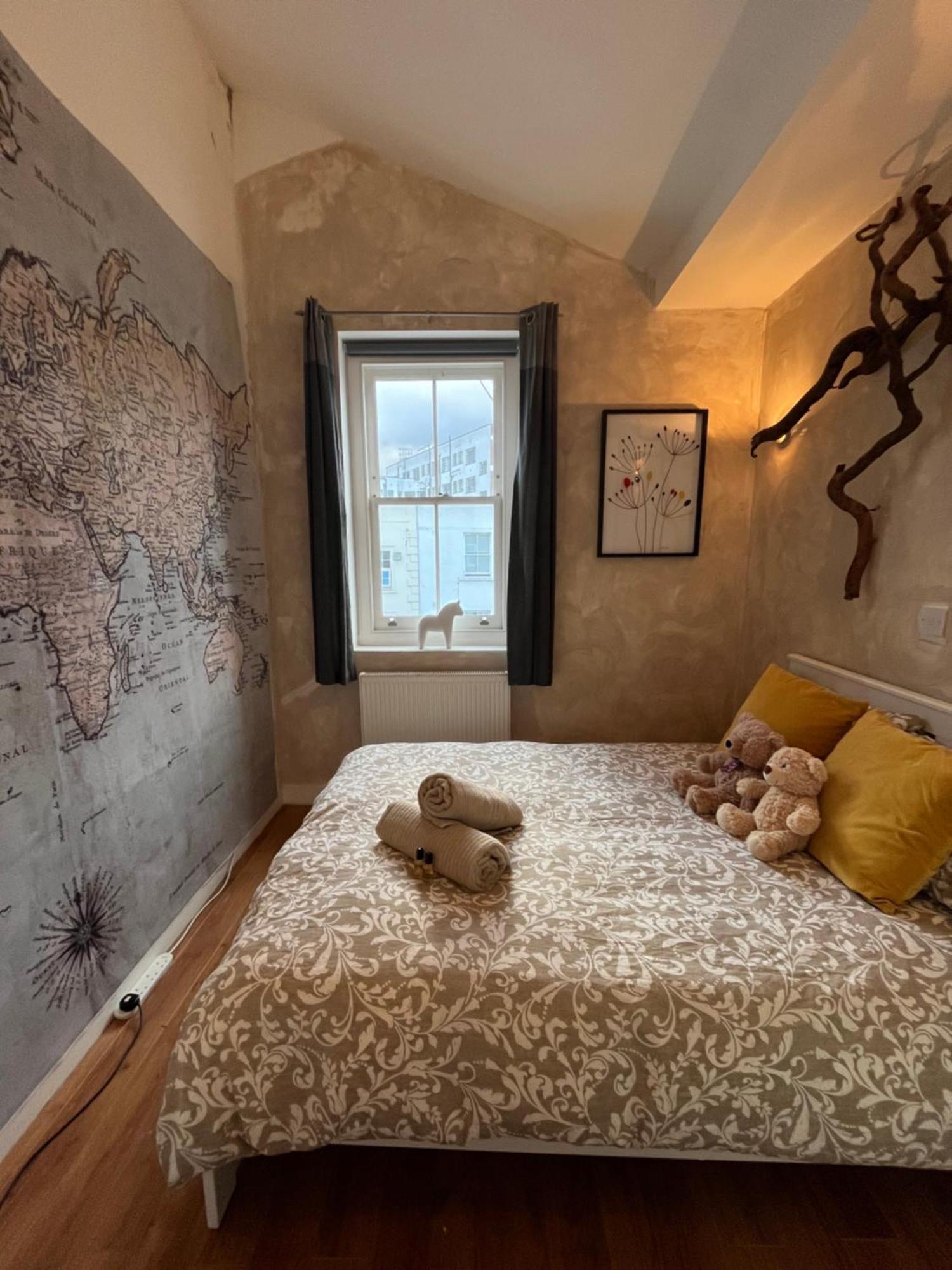 Cosy Camden 1 Bedroom Terrace Apartment *