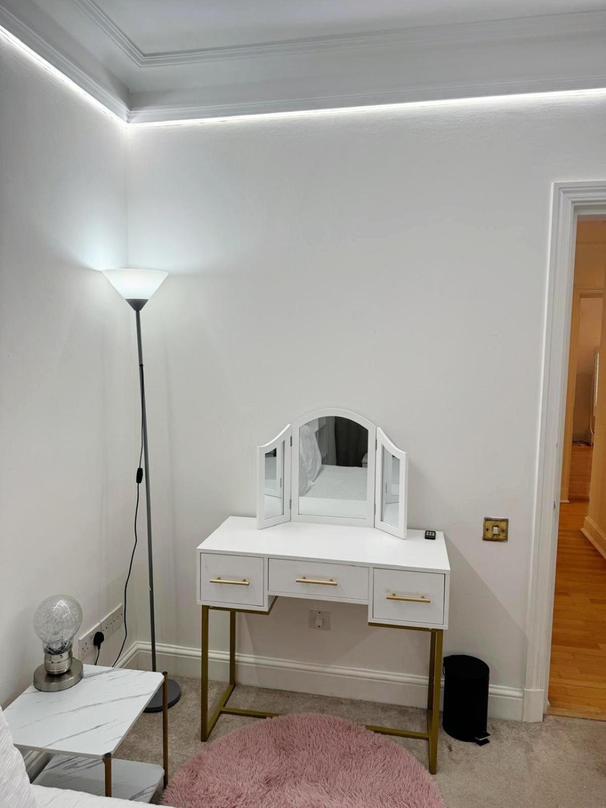 Apartment One Bedroom Flat With Private Terrace In Queen's Gate *