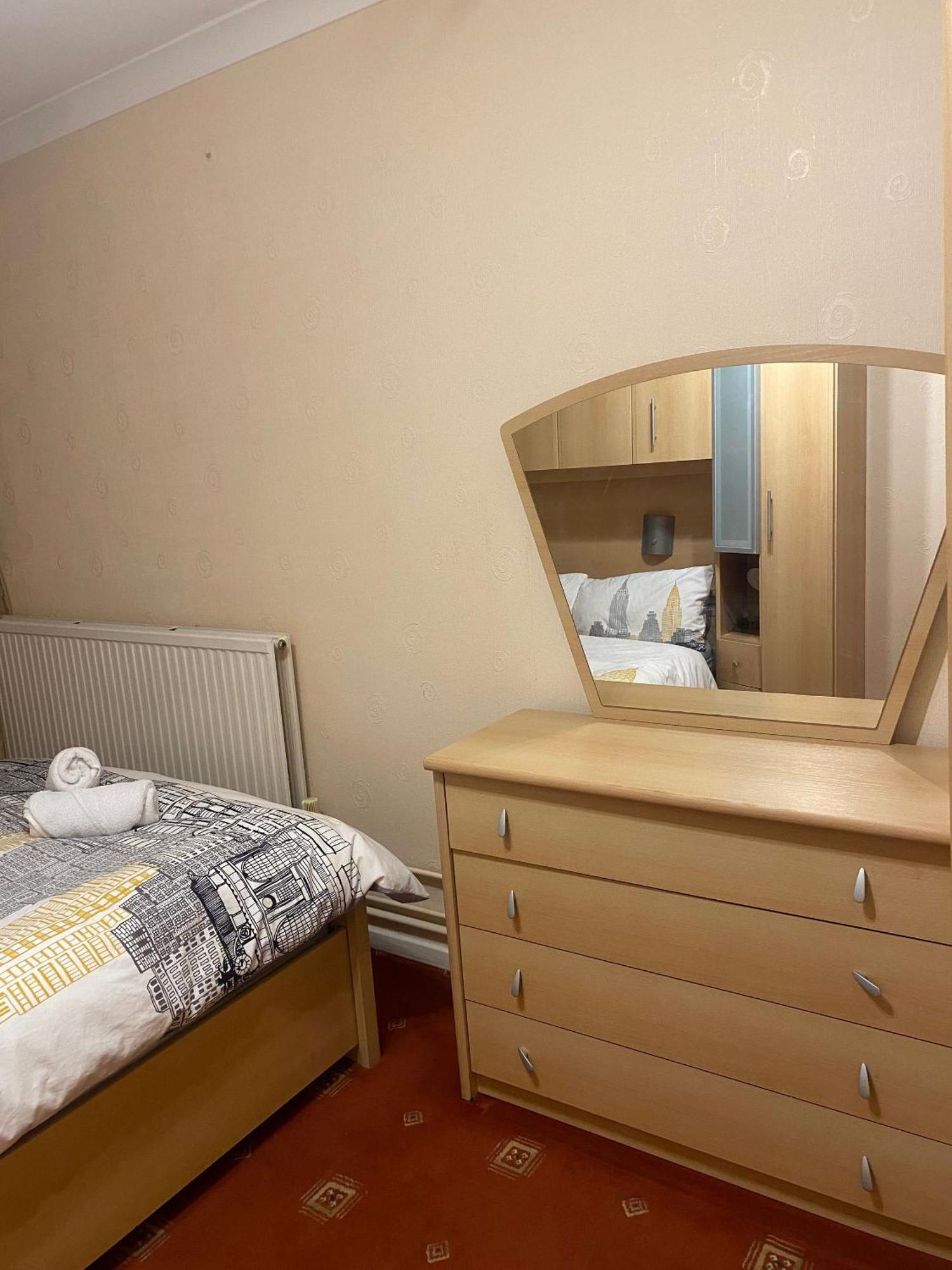 Apartment Charming 4-bedroom In East - Perfect Getaway London