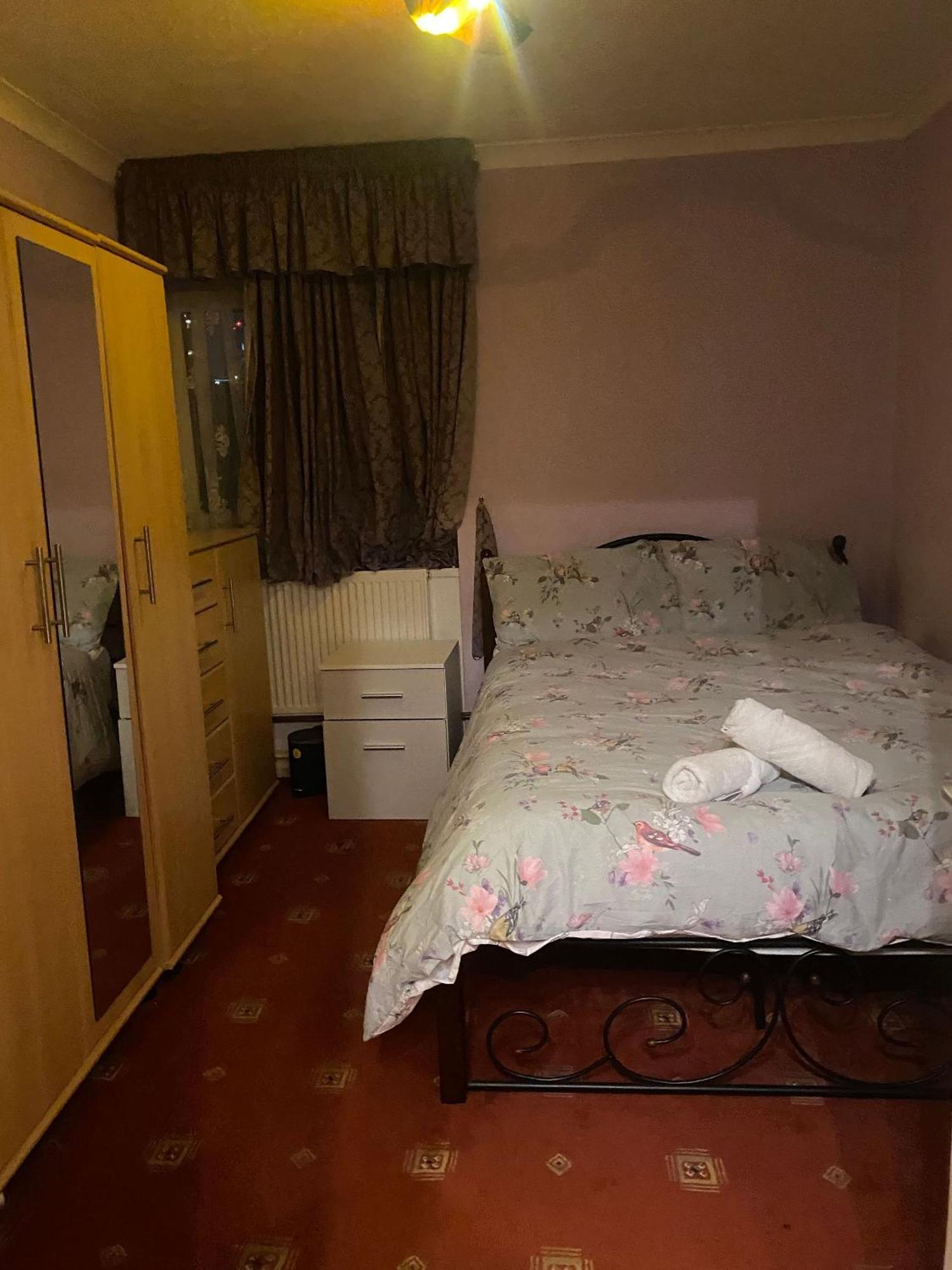 Apartment Charming 4-bedroom In East - Perfect Getaway London