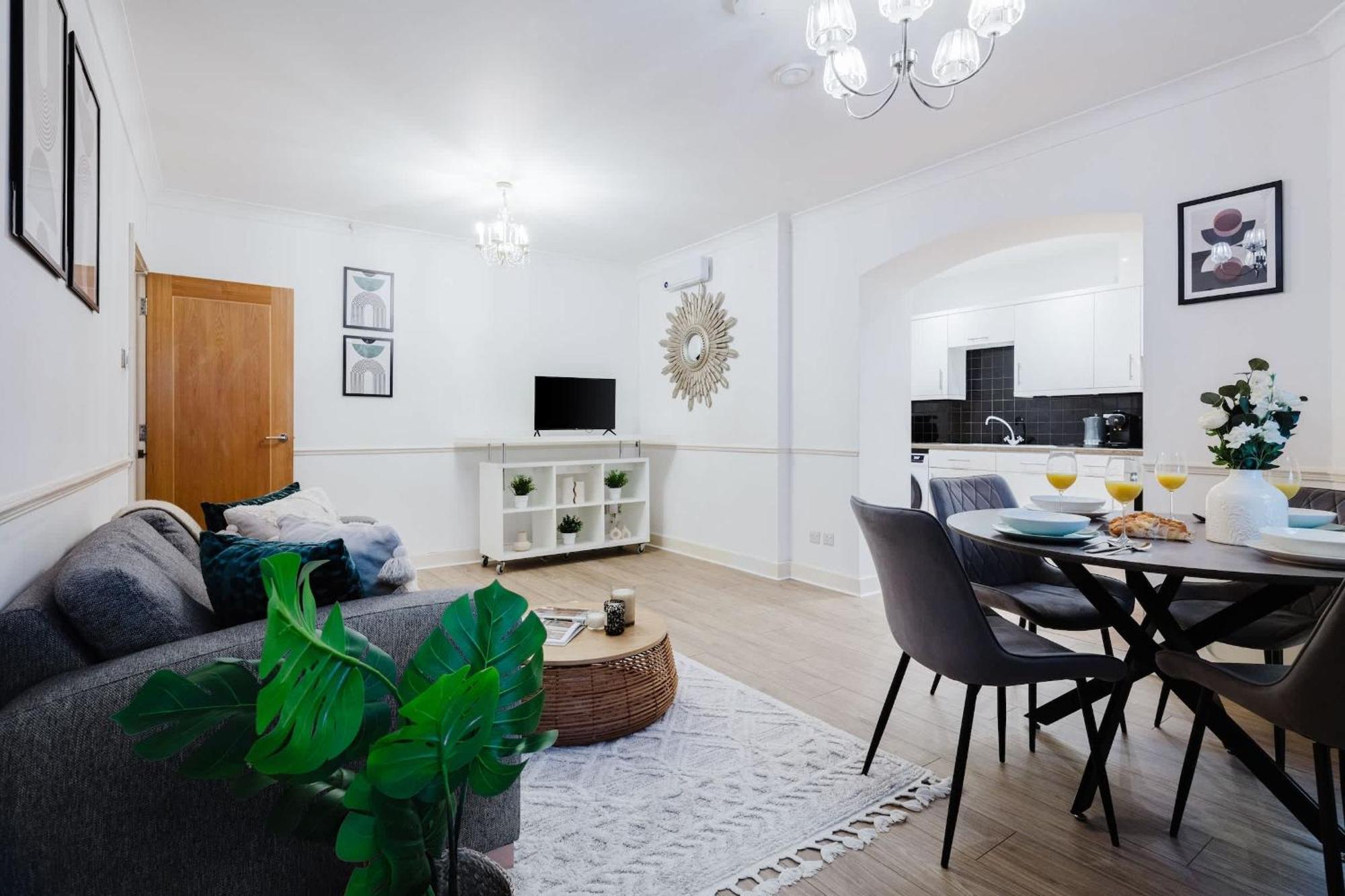 Heart Of The With Balcony - Thames - St Paul's - Cityapartmentstay Londres