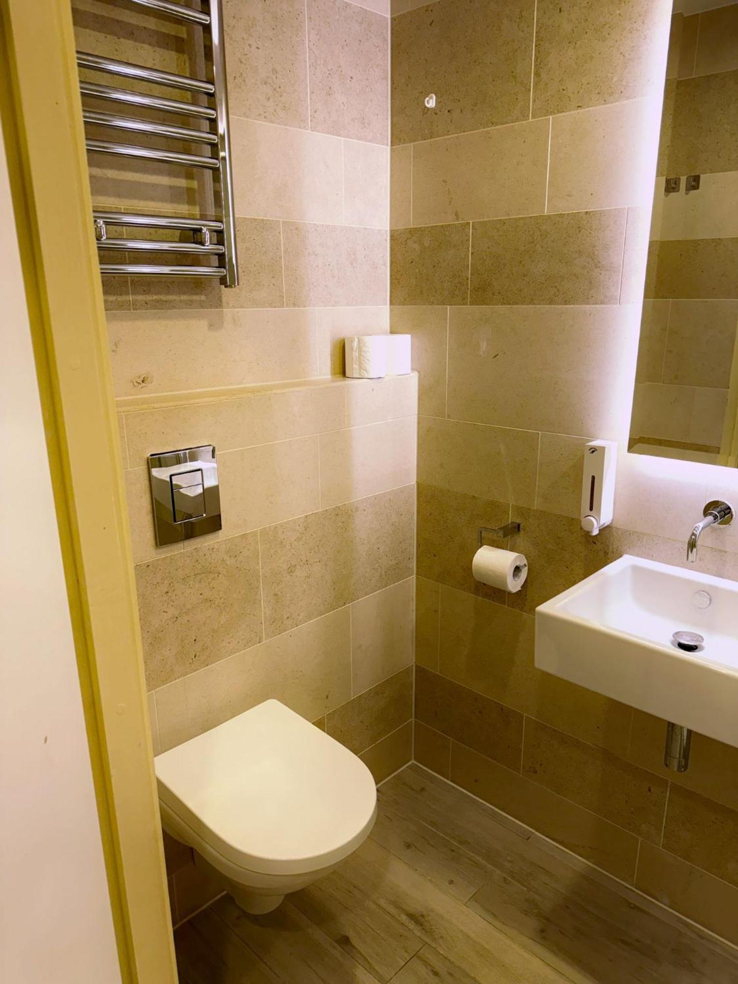 95 Apartahotel *