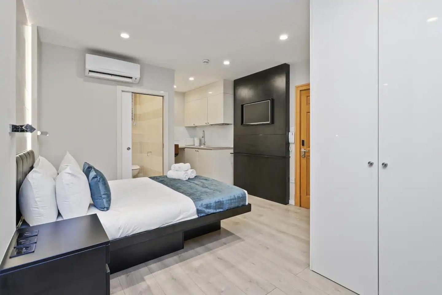95 Apartahotel *