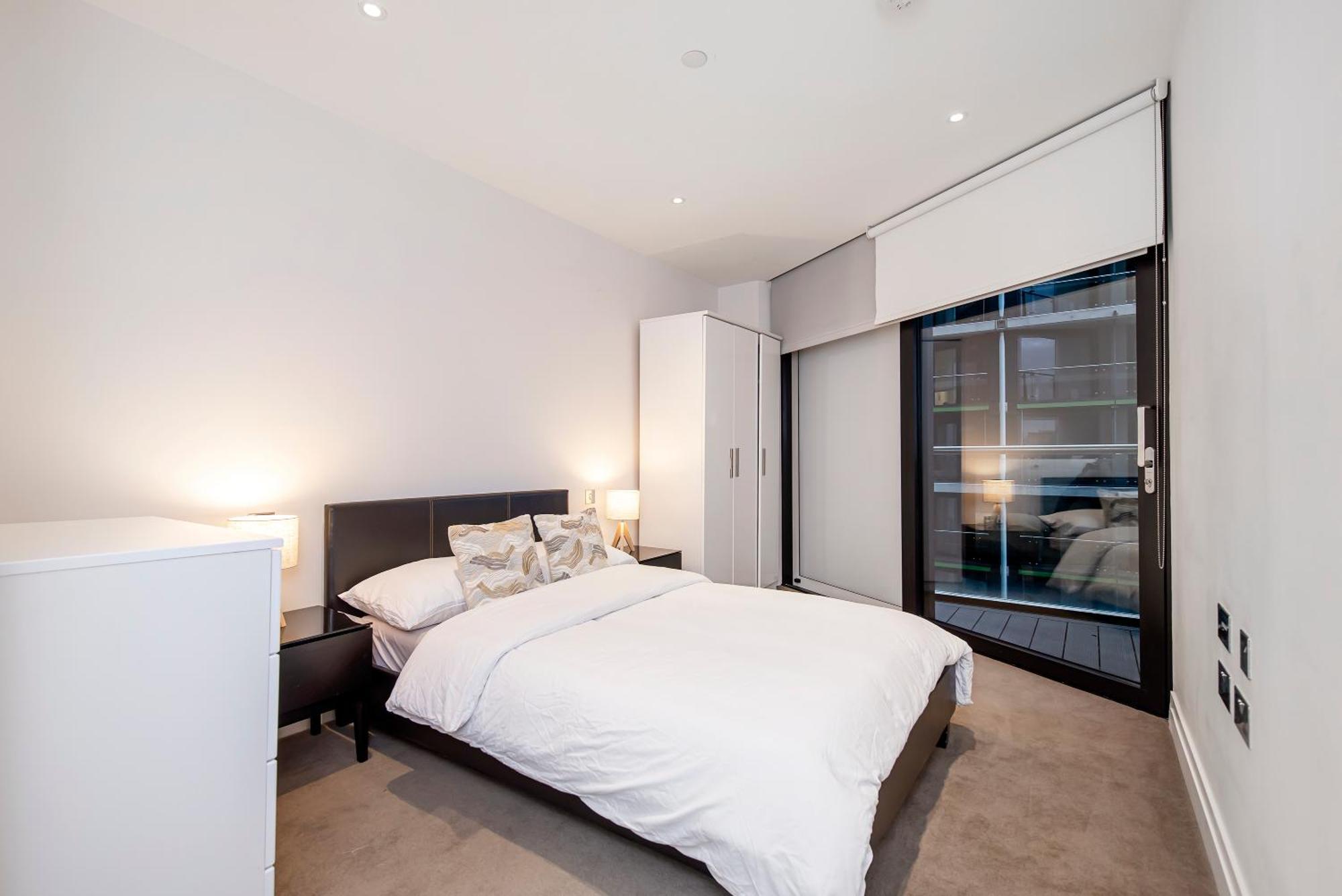 Stylish 2 Bed Close To Battersea Power Station Appartement Londen