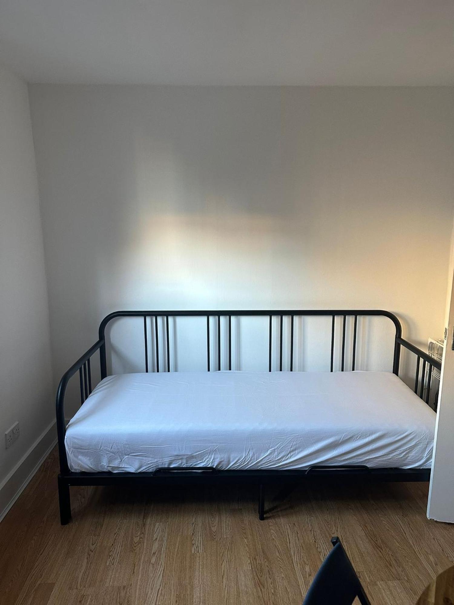 Caledonian 2-br Saver's Flat * Londen