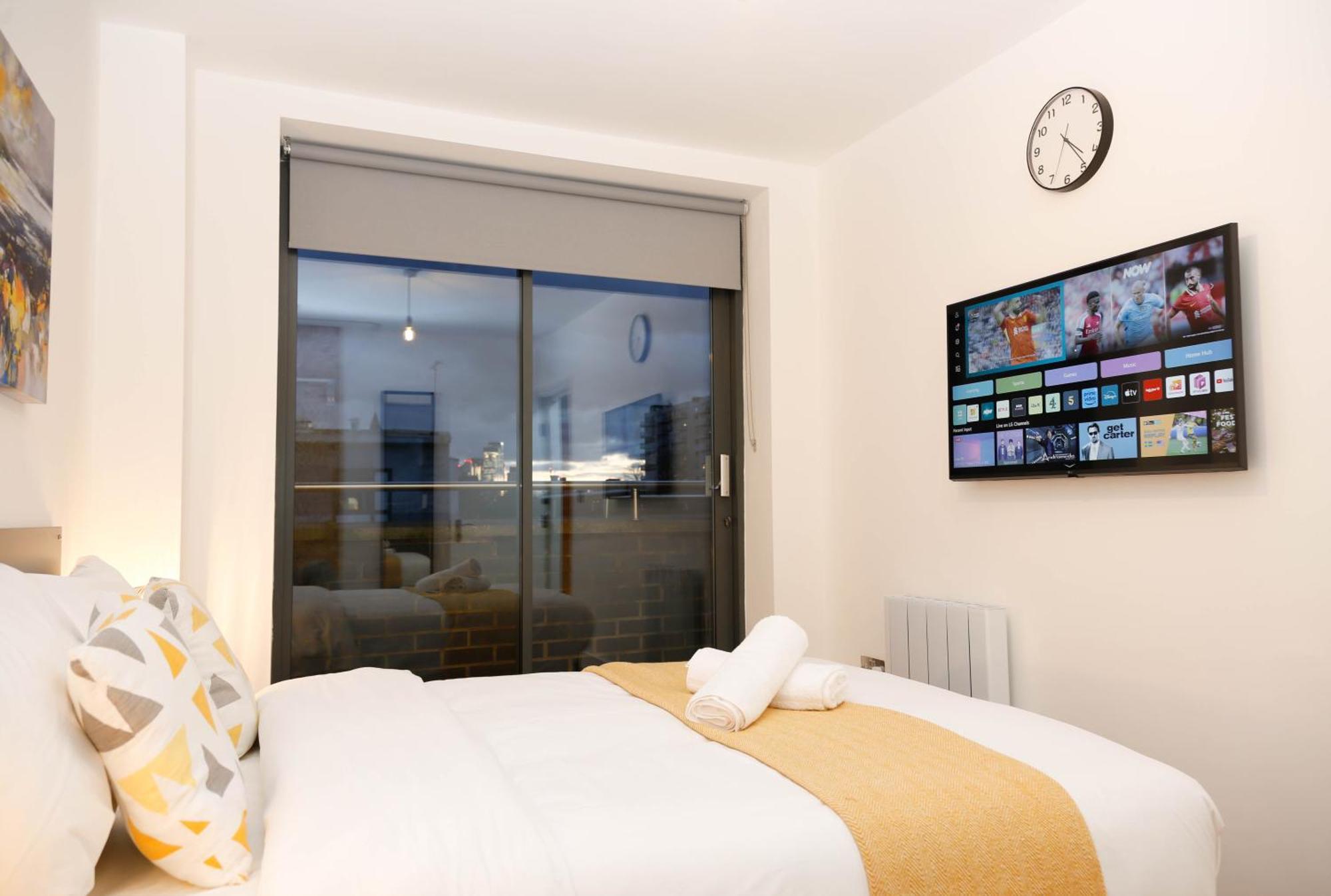 New Luxury In Location Next To Shops, Cafes, Bars & Metro Leilighet