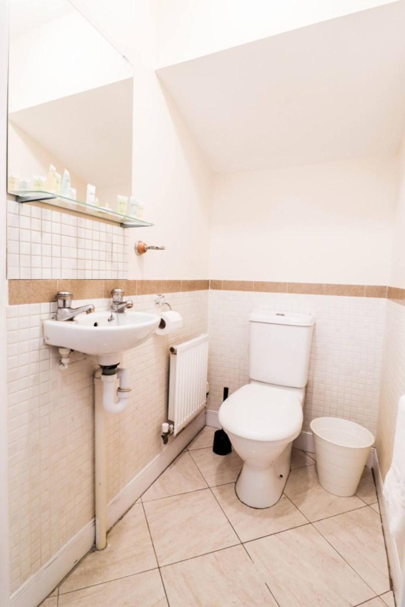 Ferienhaus 3br House With Parking Near Iron Pier Thames River *