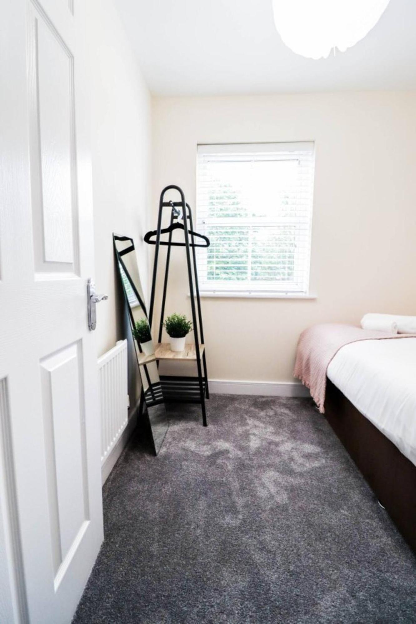 3br House With Parking Near Iron Pier Thames River Ferienhaus London