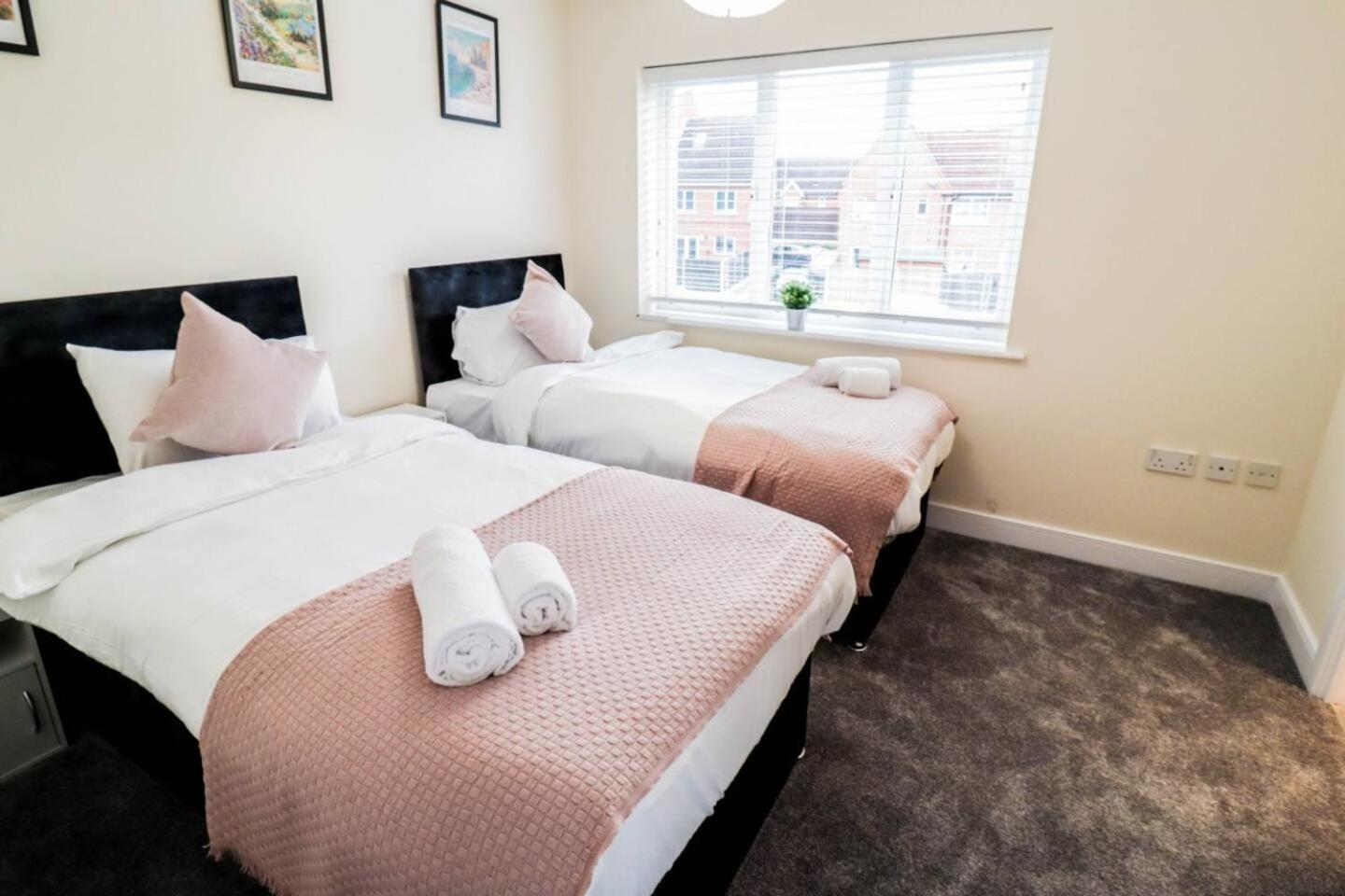 3br House With Parking Near Iron Pier Thames River Ferienhaus