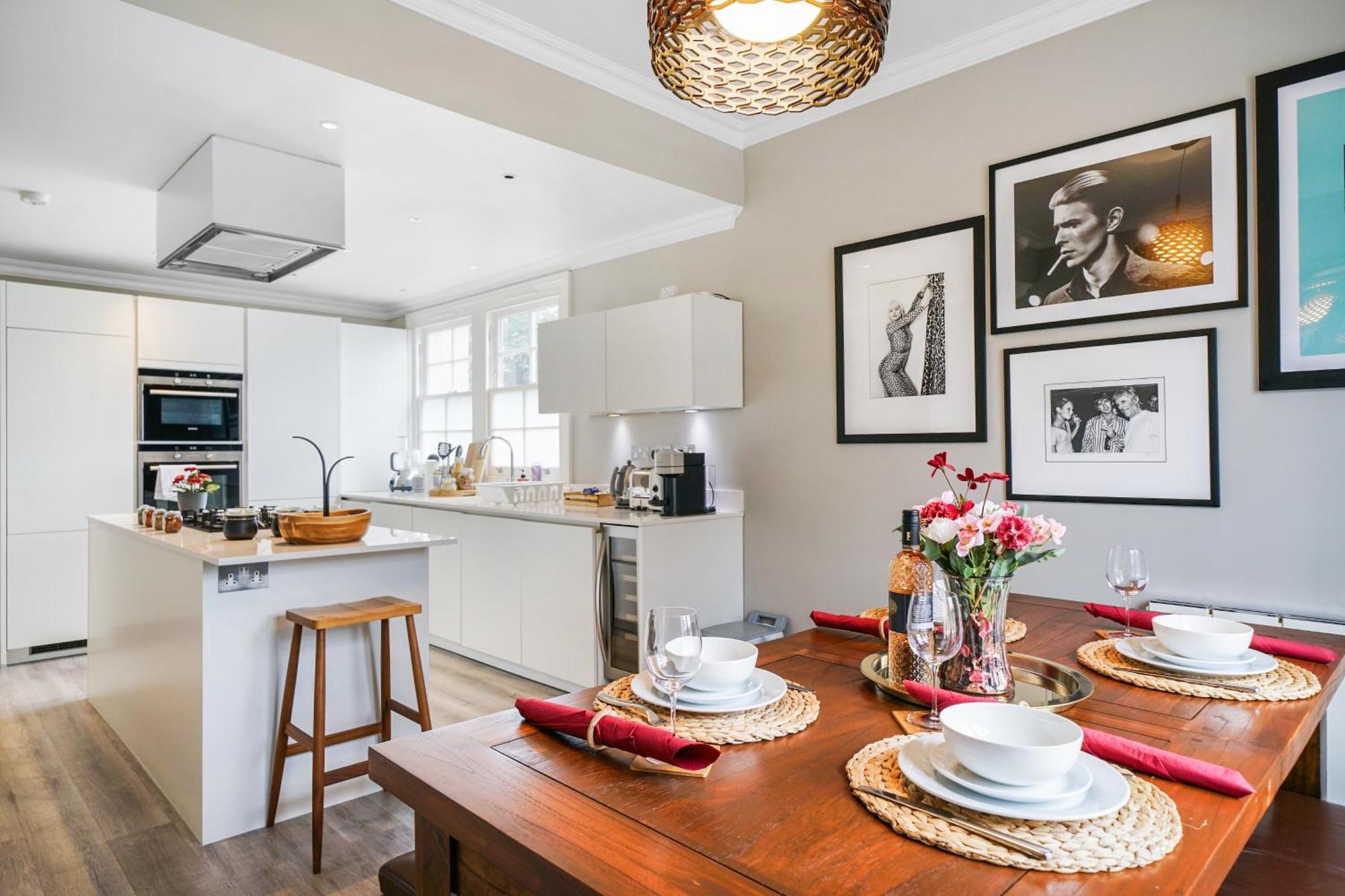 Beautiful And Spacious 2 Bed, 2 Bath Bordering Fulham And Chelsea - Entire With Private Entrance Apartamento *