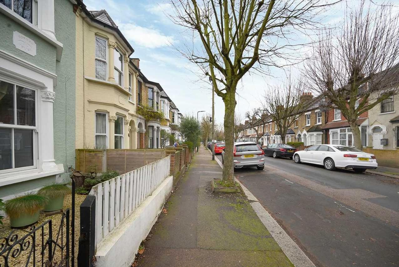 Charming & Modern House In * London