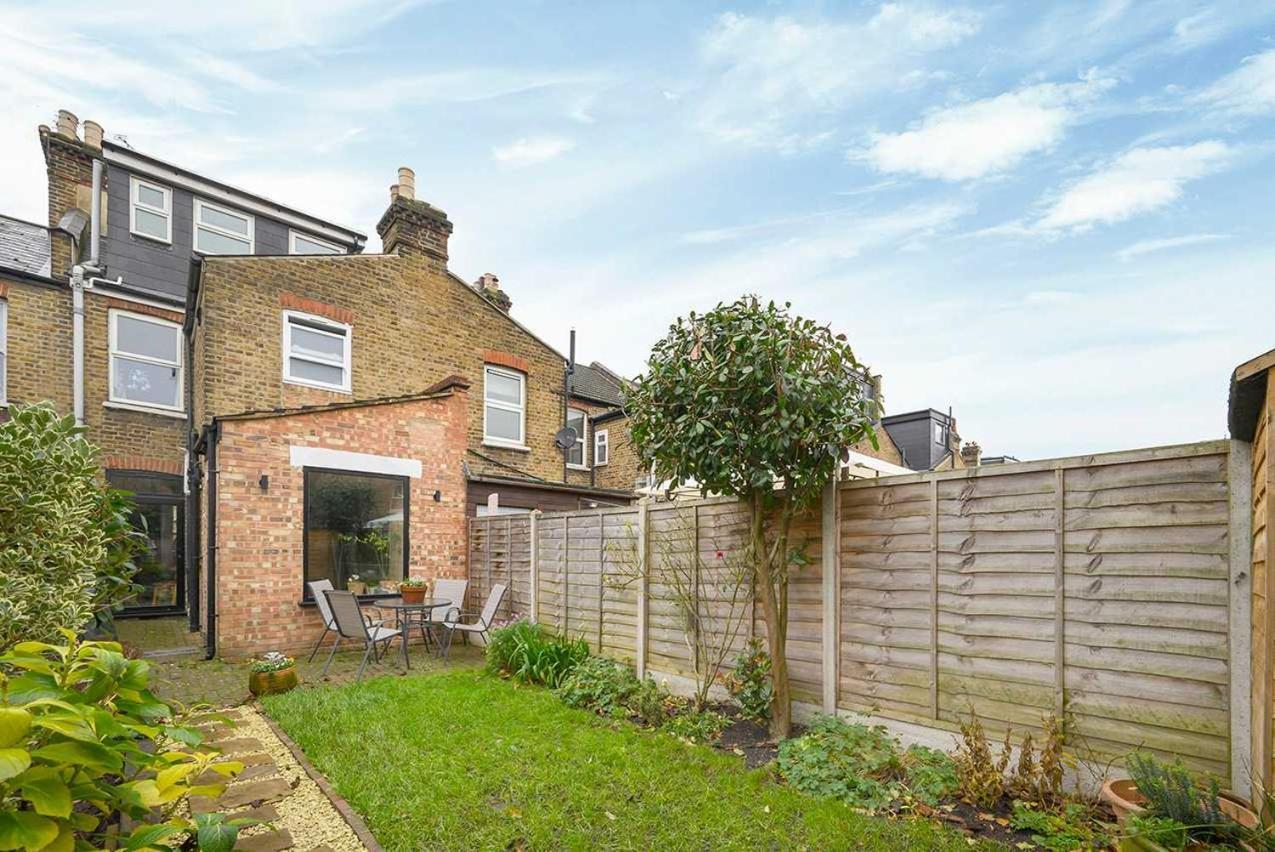 Charming & Modern House In * London