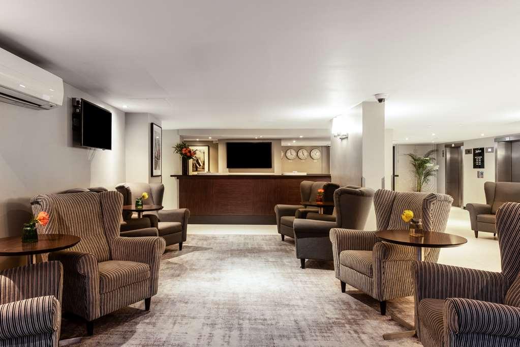 Radisson Red Heathrow Hotel 4*