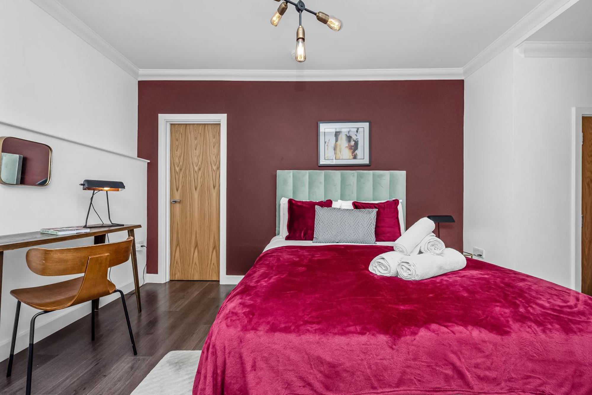 Apartment Urban Elegance Luxury Living With Kitchenette