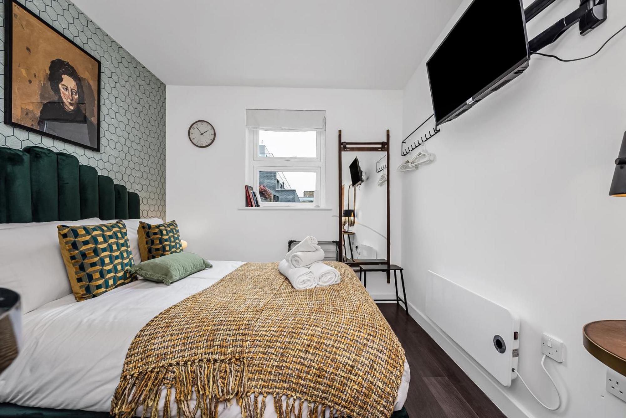 Urban Elegance Luxury Living With Kitchenette *