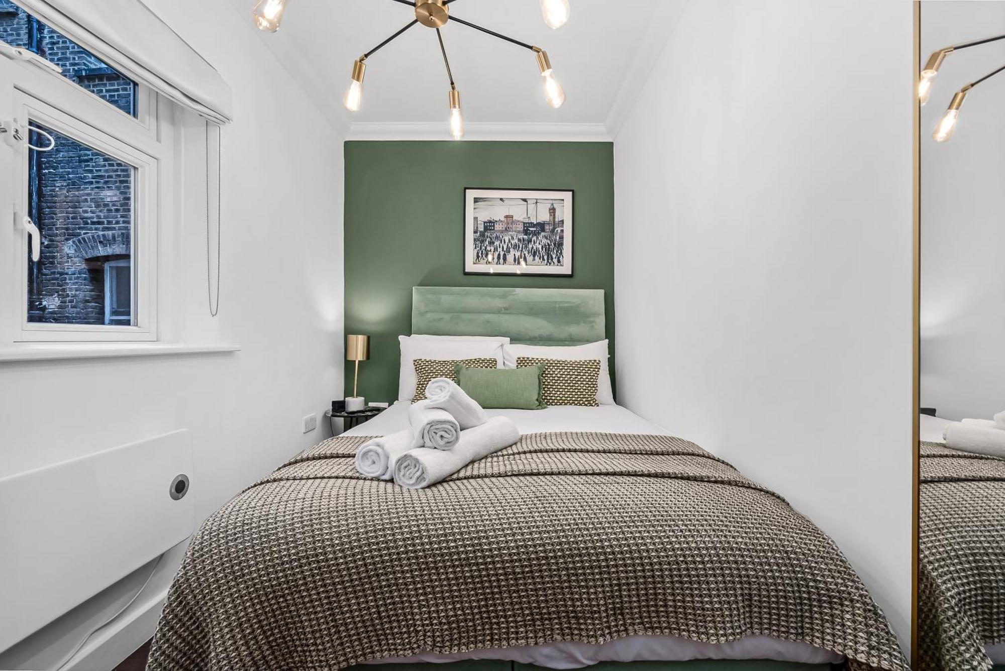 Urban Elegance Luxury Living With Kitchenette