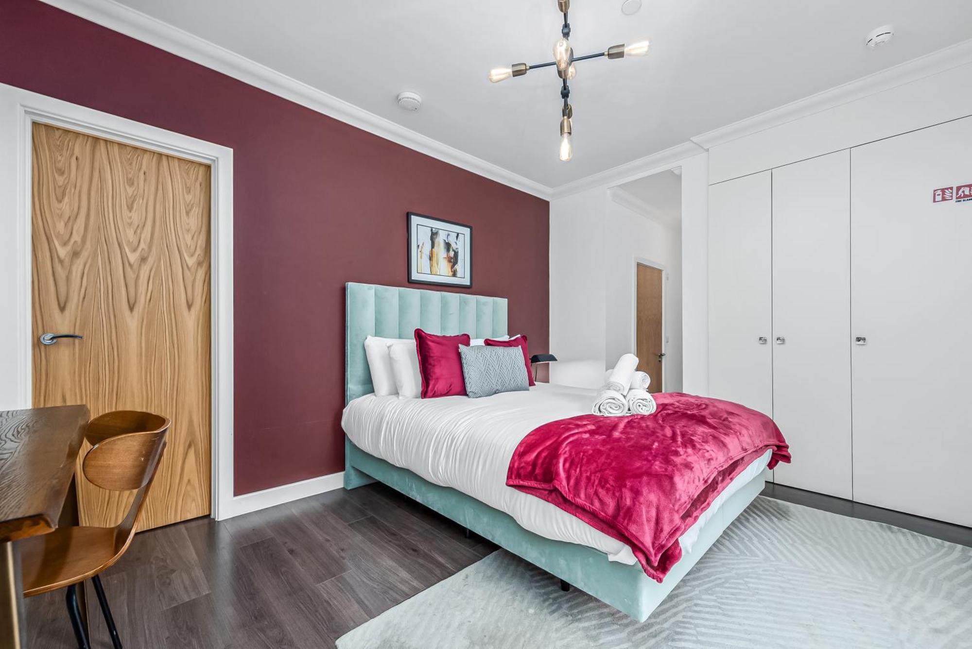 Urban Elegance Luxury Living With Kitchenette * London