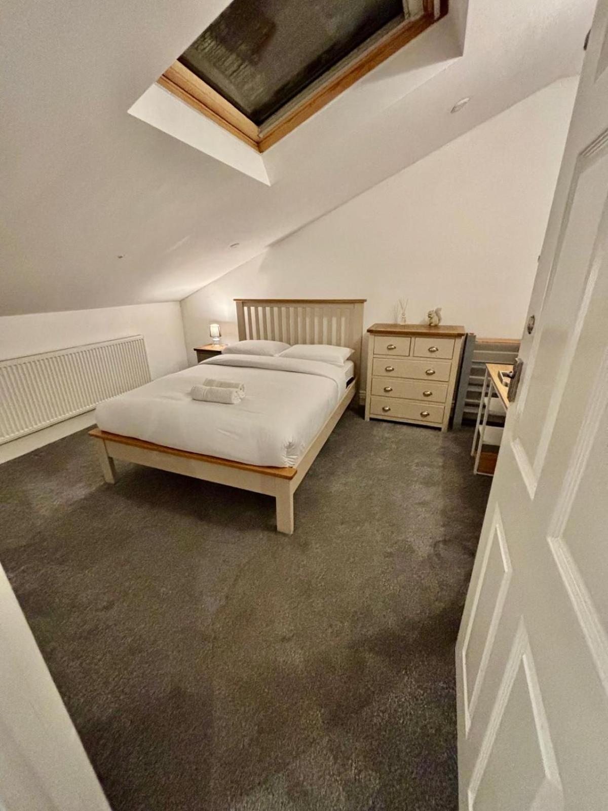 Sleep 12 In Brixton - 15 Mins From Station Bt4 *