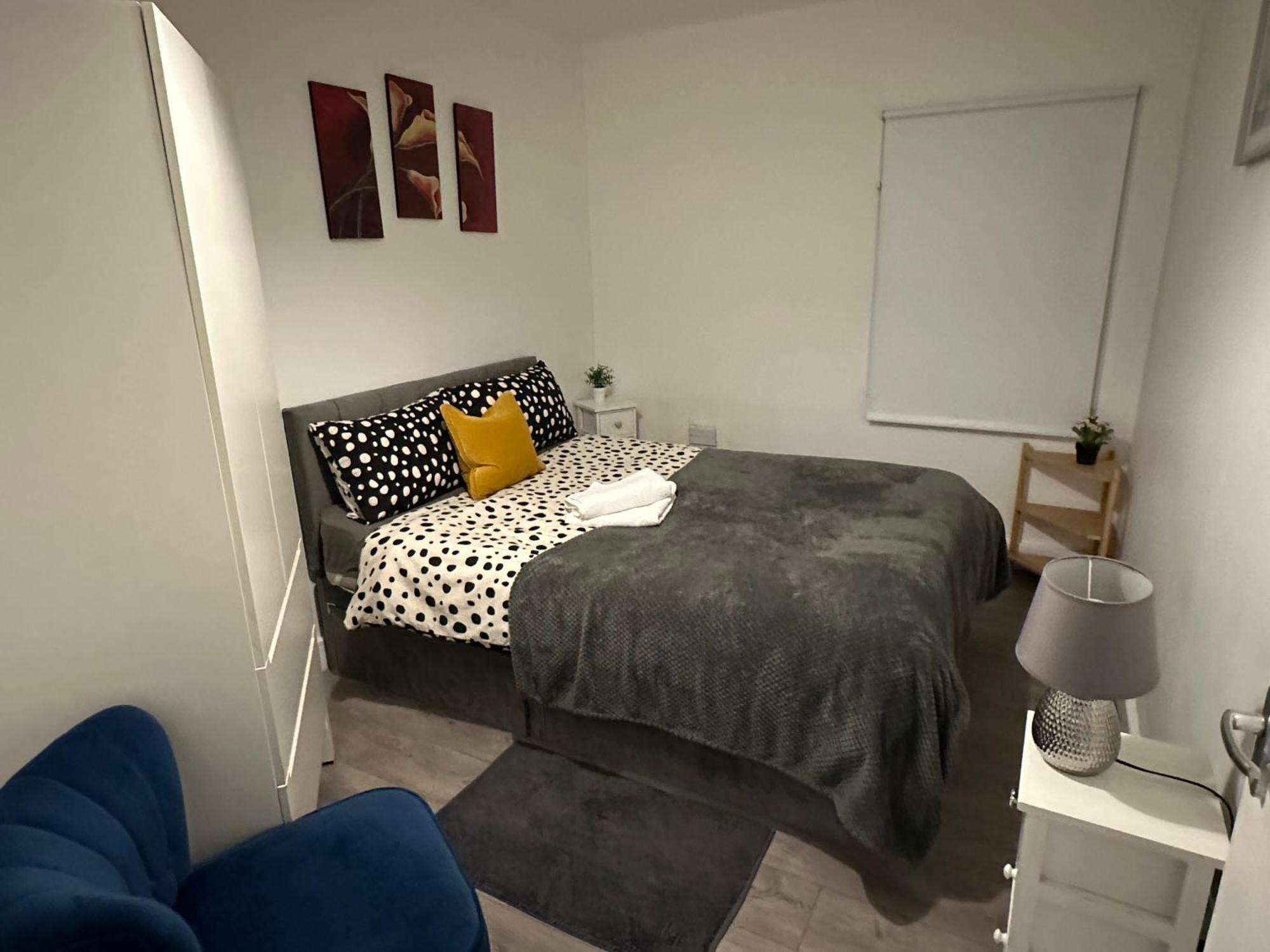 Mornington Crescent Apartment