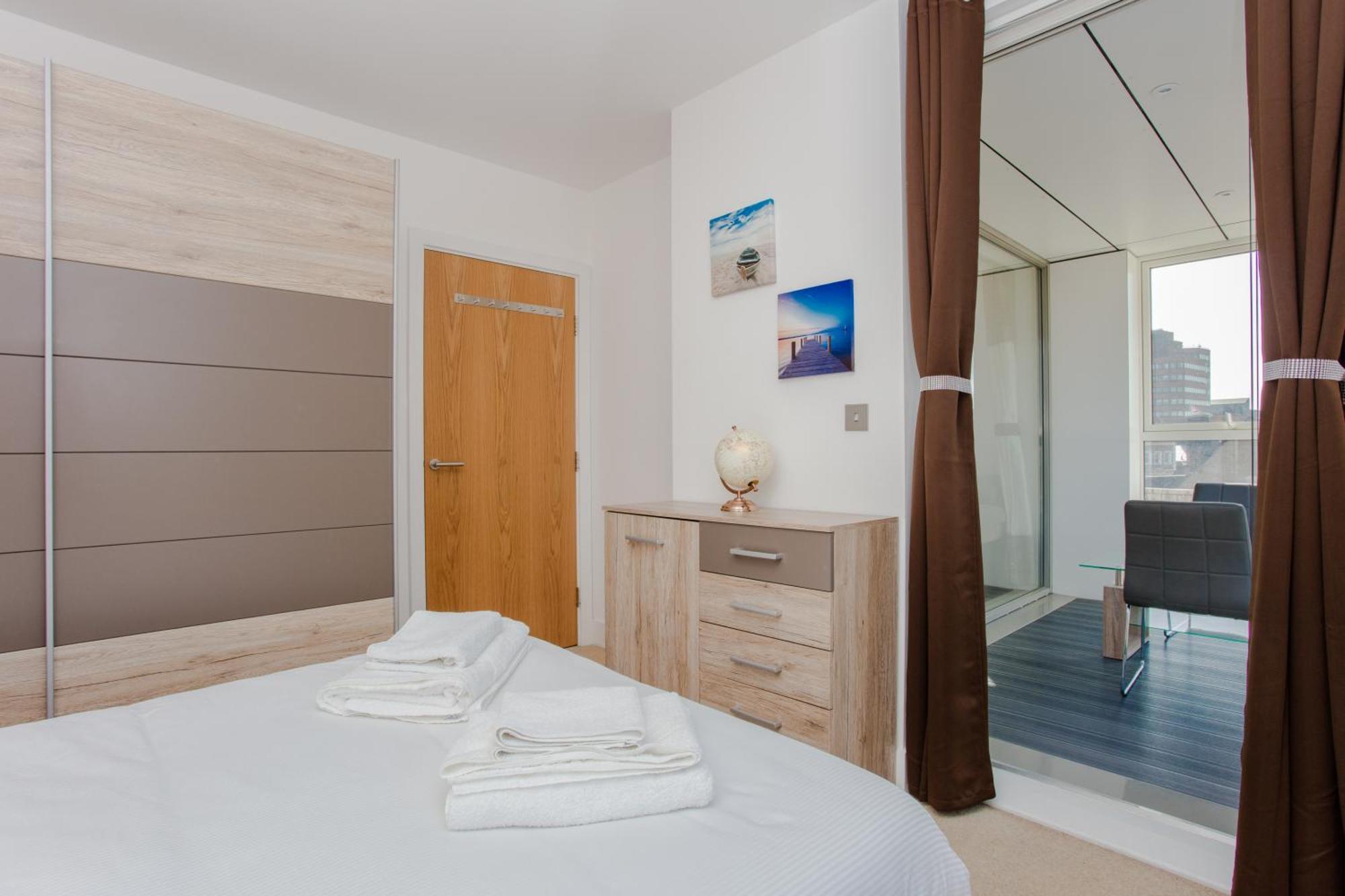 Apartment Brand New 2 Bedroom 2 Bath Flat At Brixton Station And O2 For Max 8 Guests London