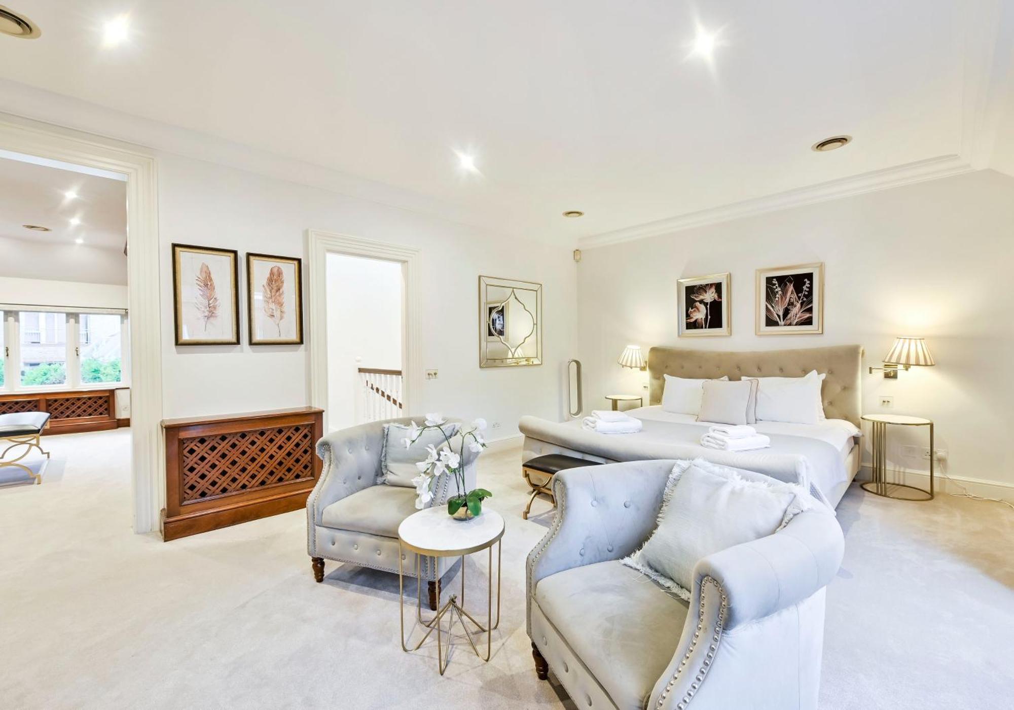 Exclusive Knightsbridge Townhouse With Parking * Londres