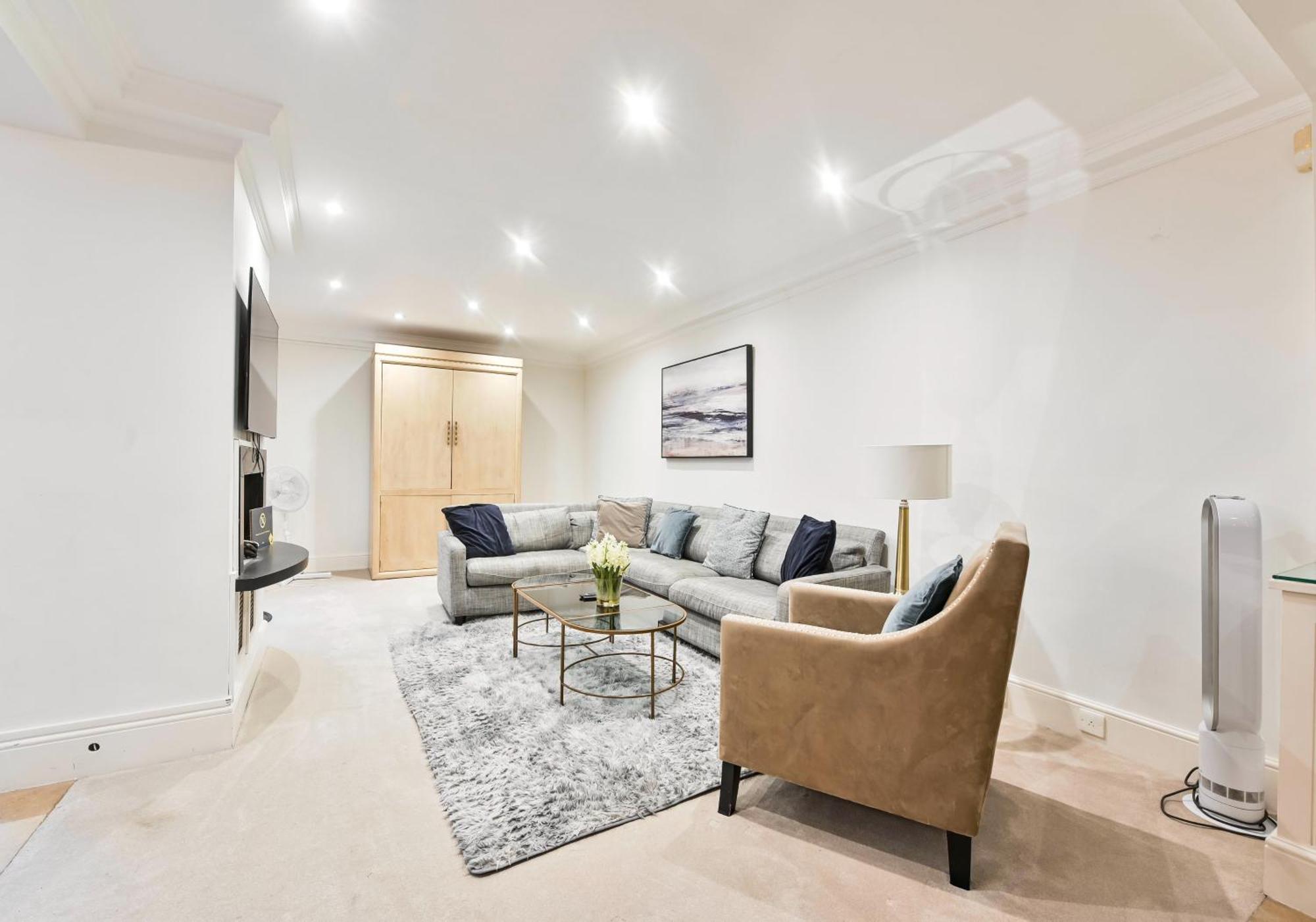 Exclusive Knightsbridge Townhouse With Parking Сasa de vacaciones Londres