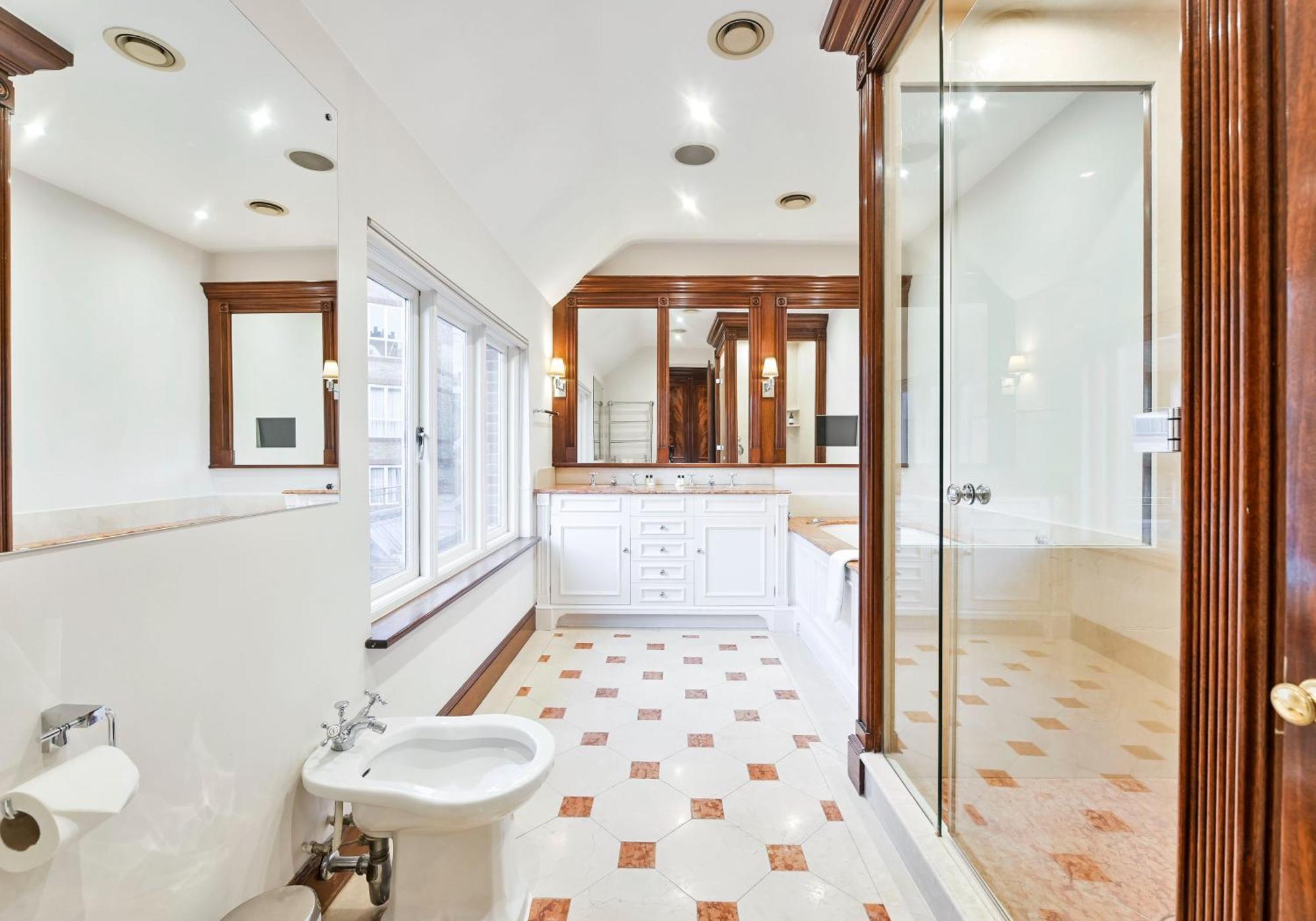 Exclusive Knightsbridge Townhouse With Parking Сasa de vacaciones