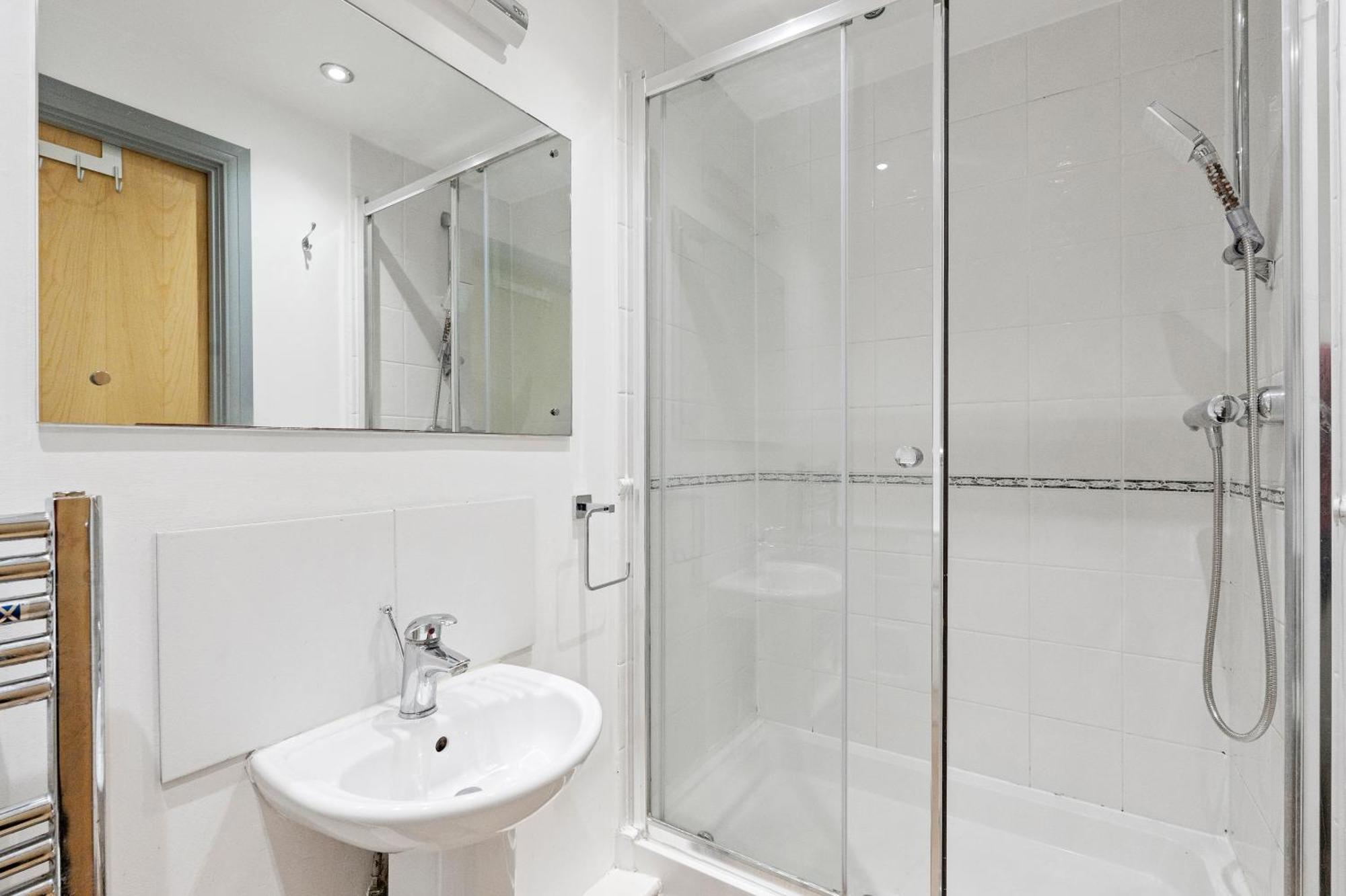 Luxury Silvertown Way * London