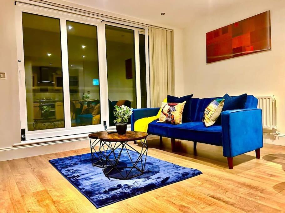 Apartment Deluxe In Royal Docks