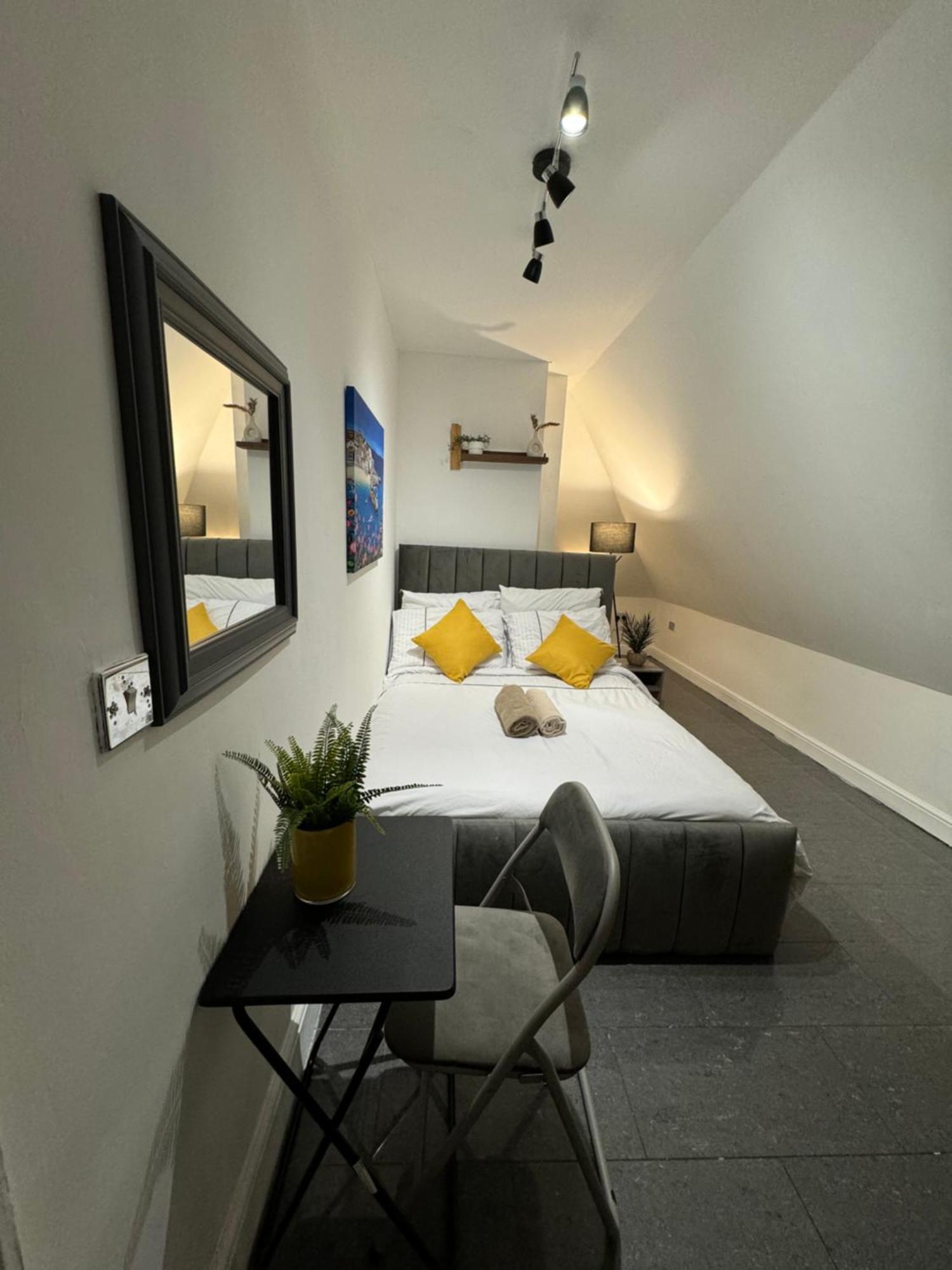 Gasthof A Modern Luxury Penthouse Close To Tower-hil-canary Wharf-central London