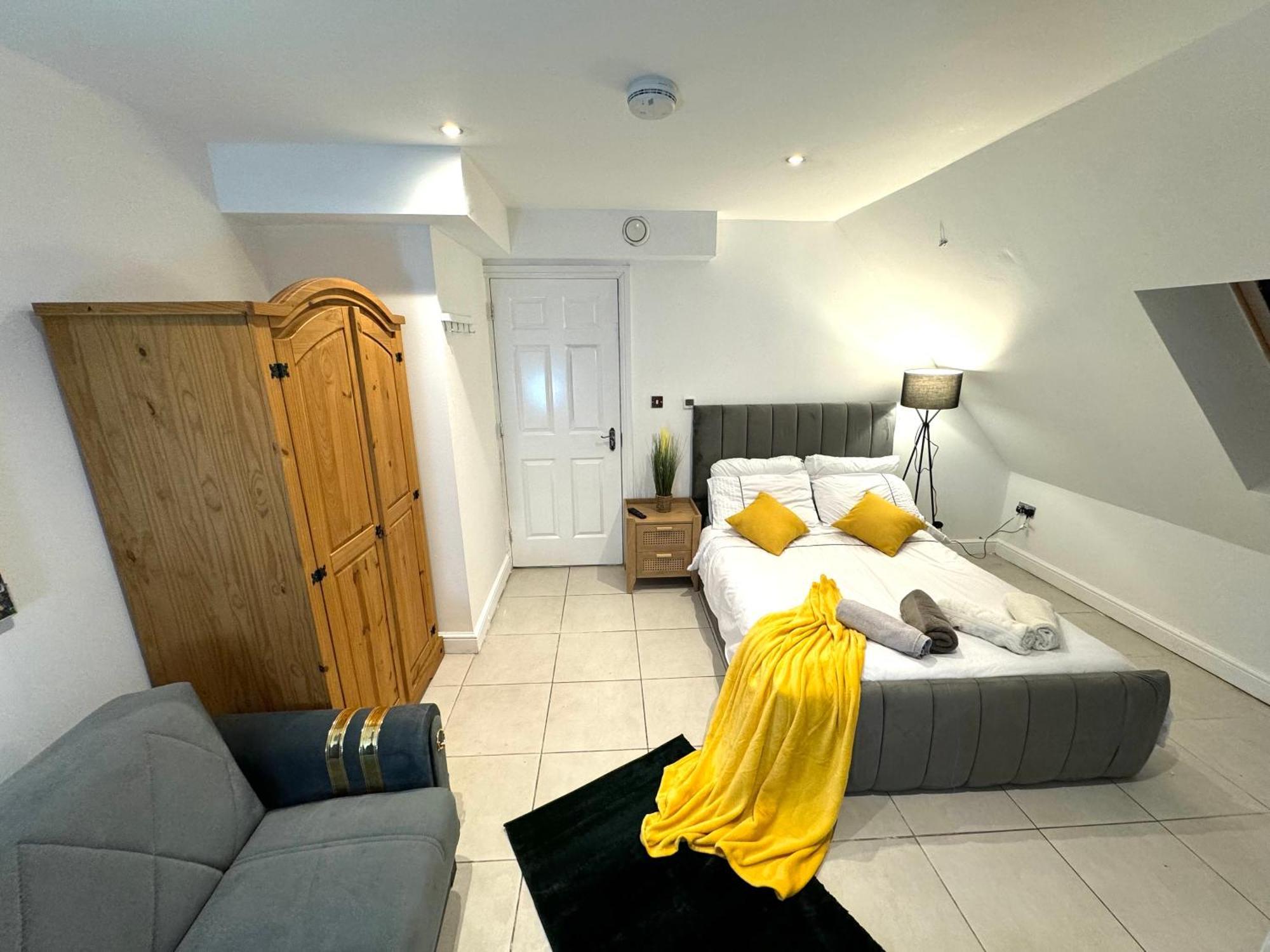 Gasthof A Modern Luxury Penthouse Close To Tower-hil-canary Wharf-central *
