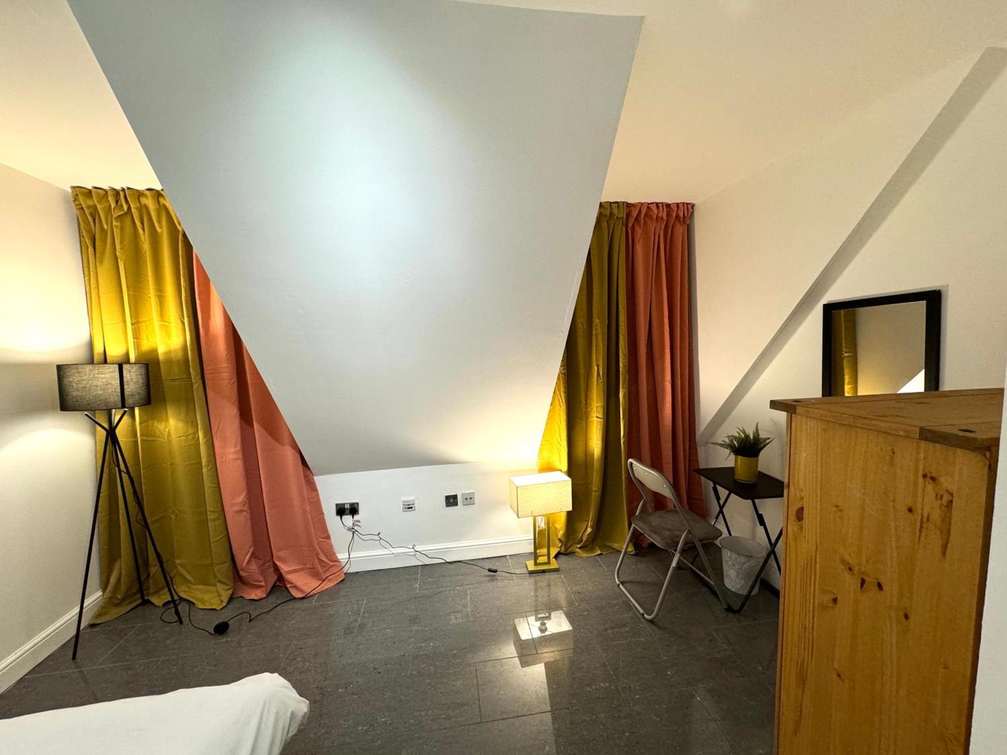 Gasthof A Modern Luxury Penthouse Close To Tower-hil-canary Wharf-central