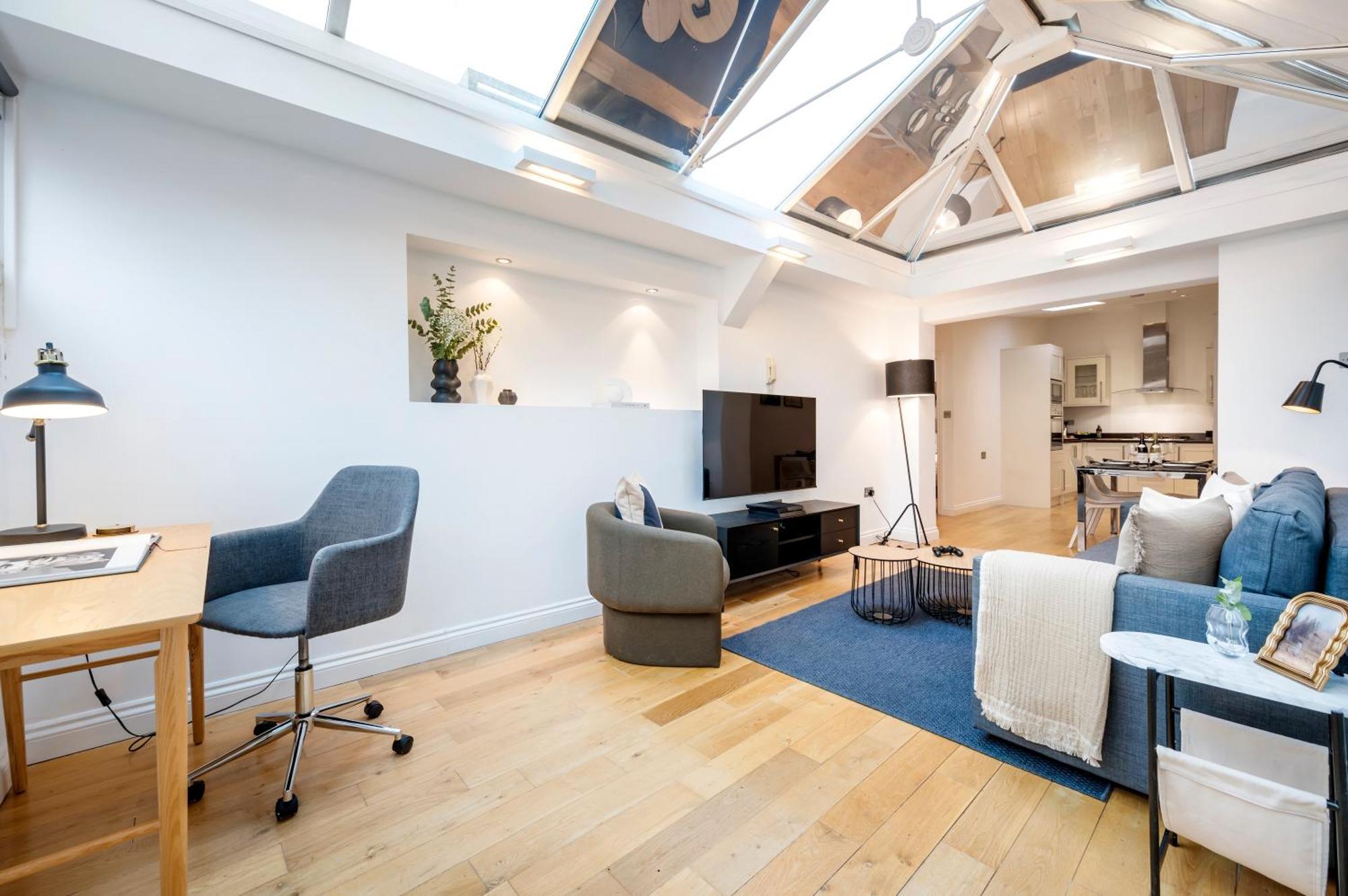 Leilighet 2 Bedr, 3 Beds, 2 Bath Covent Garden 3-min Subway London