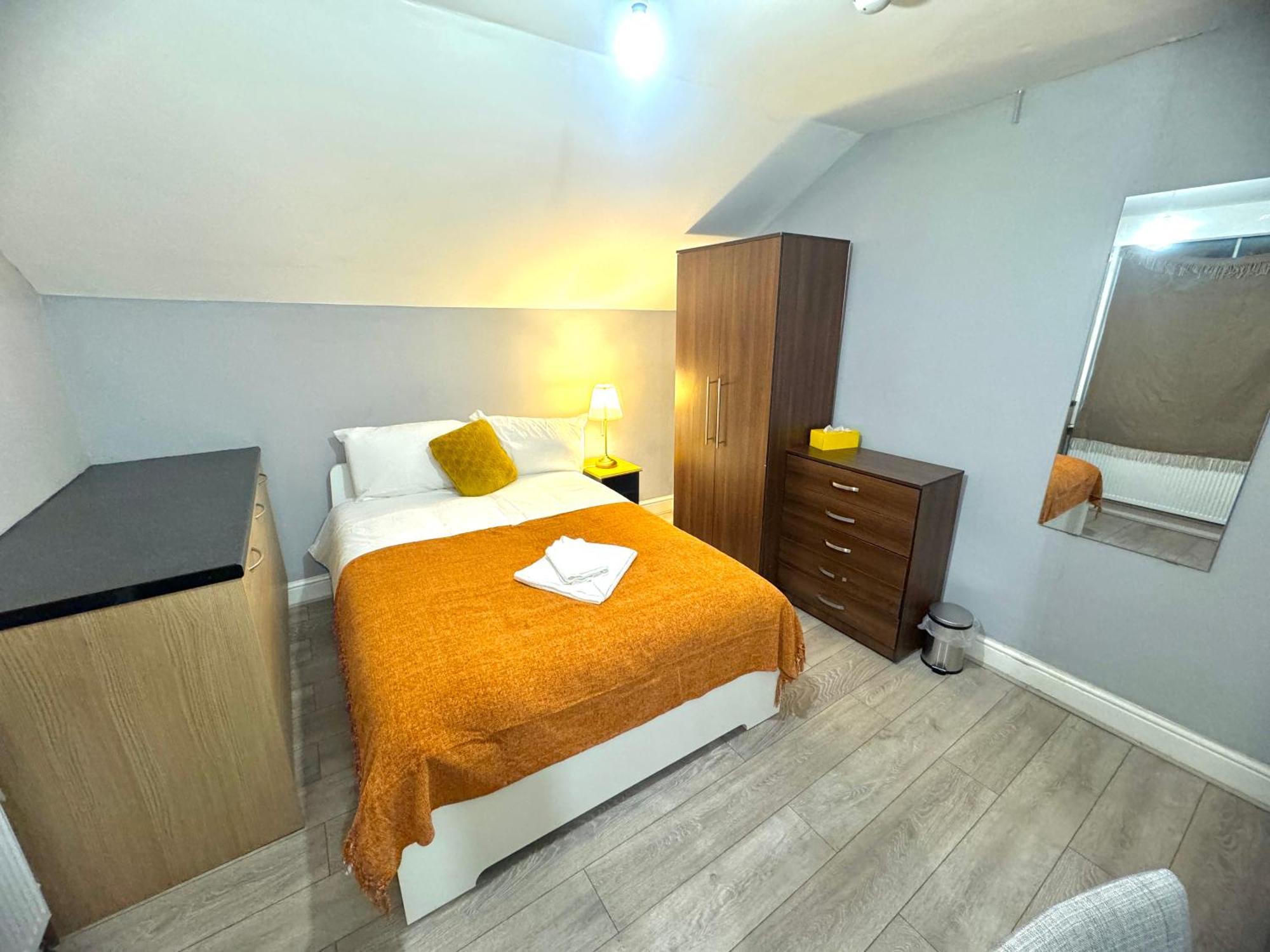 Private Bedrooms In Finsbury Park Station Habitación en casa particular *