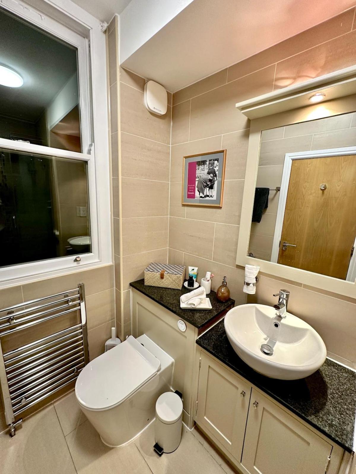 Holborn Convent Garden 2bed 2bath Near Station & Restaurants Londen