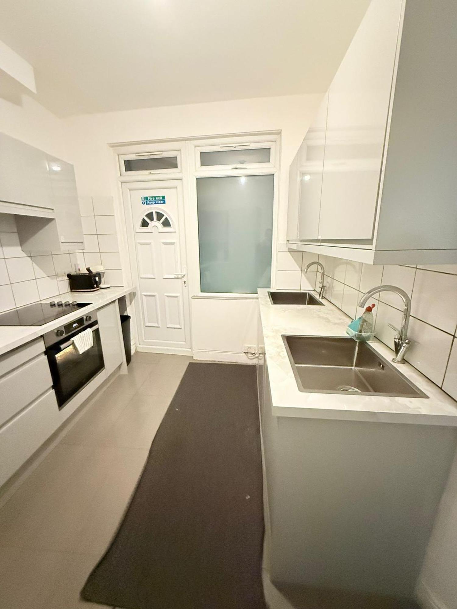 Wandsworth Guest 64 London
