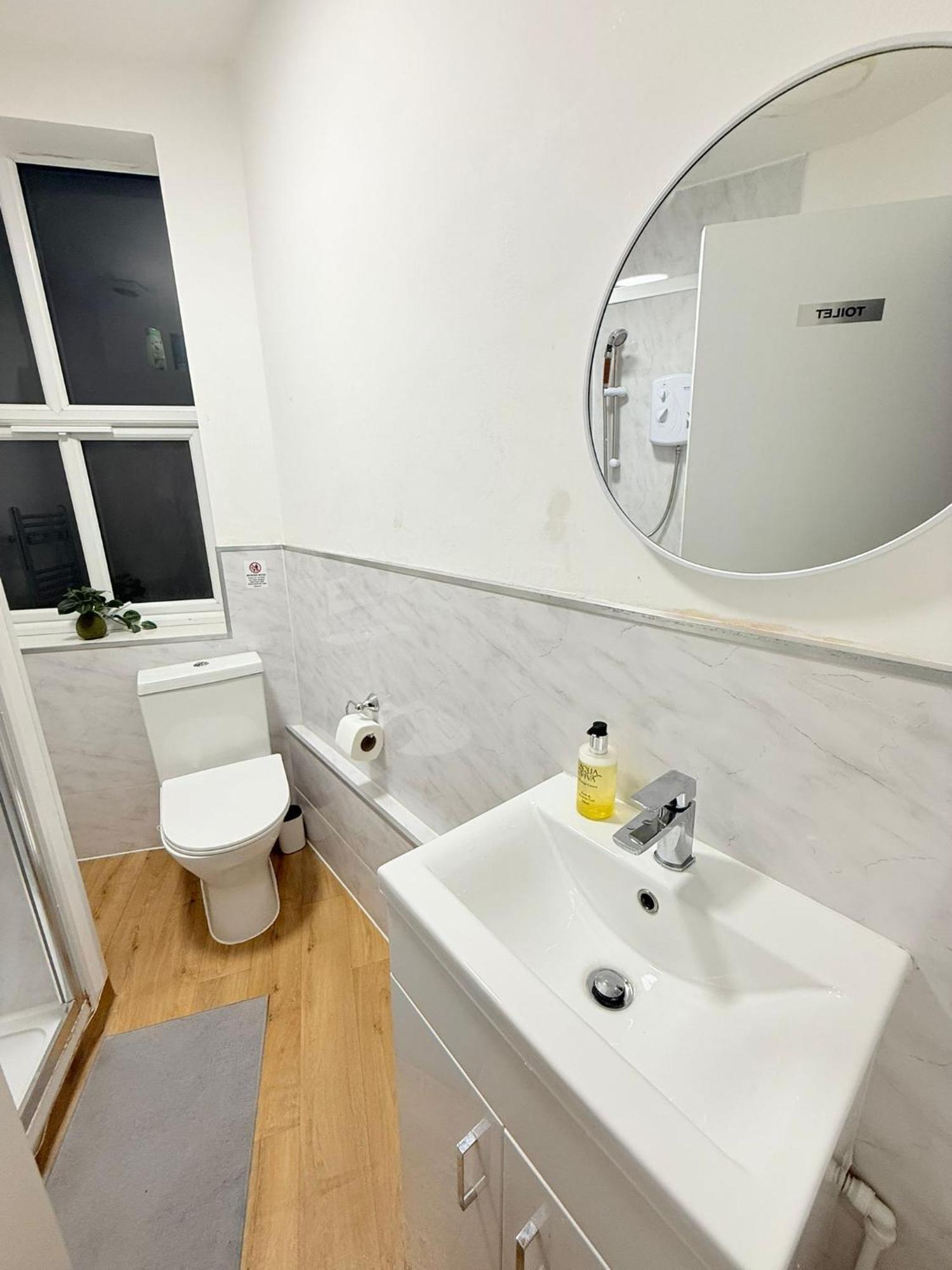 Wandsworth Guest 64