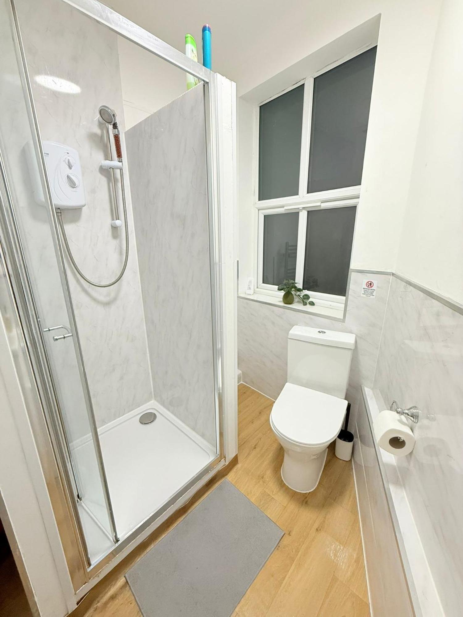 Wandsworth Guest 64