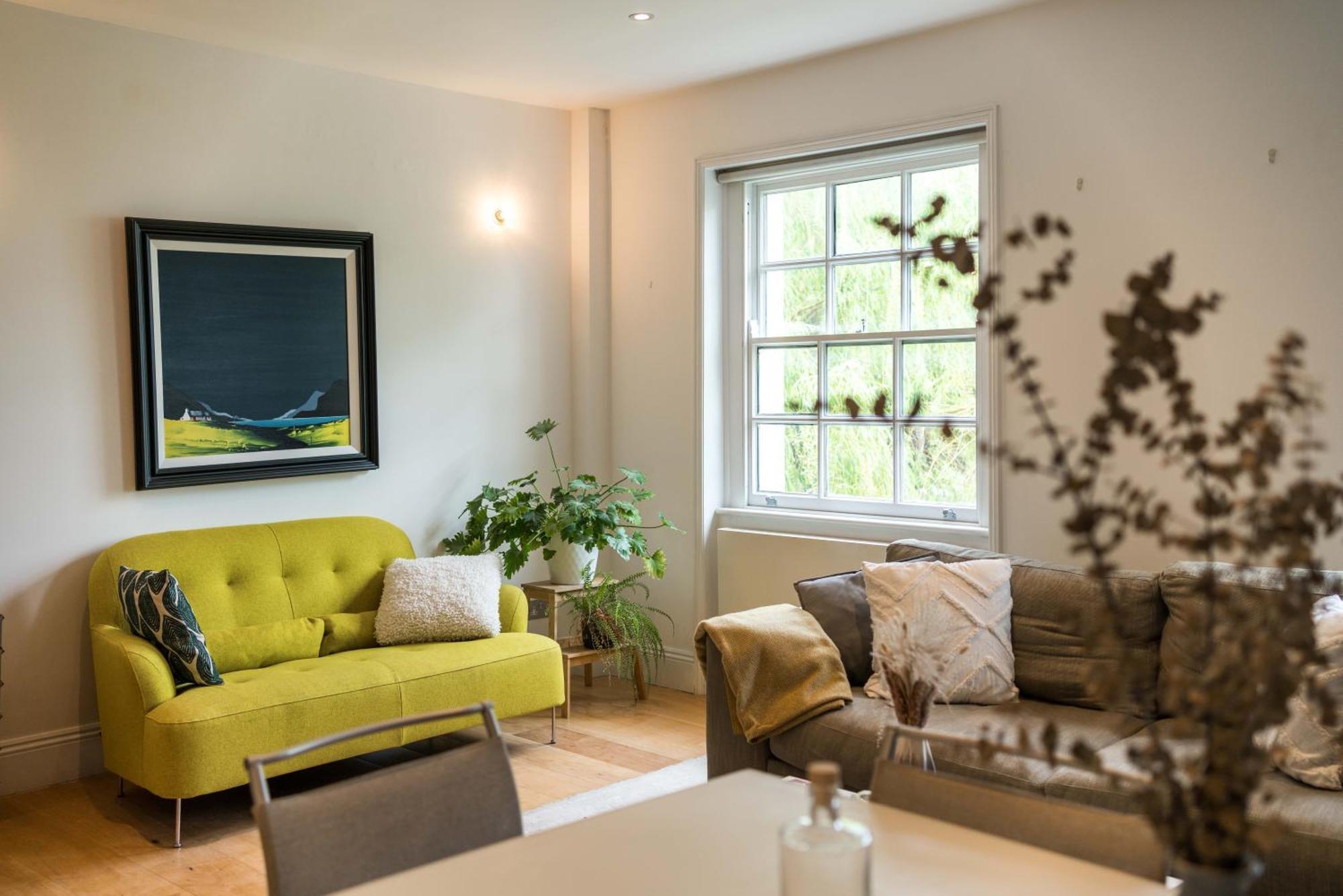 Marvelous 2 Bedroom Notting Hill Apartment *